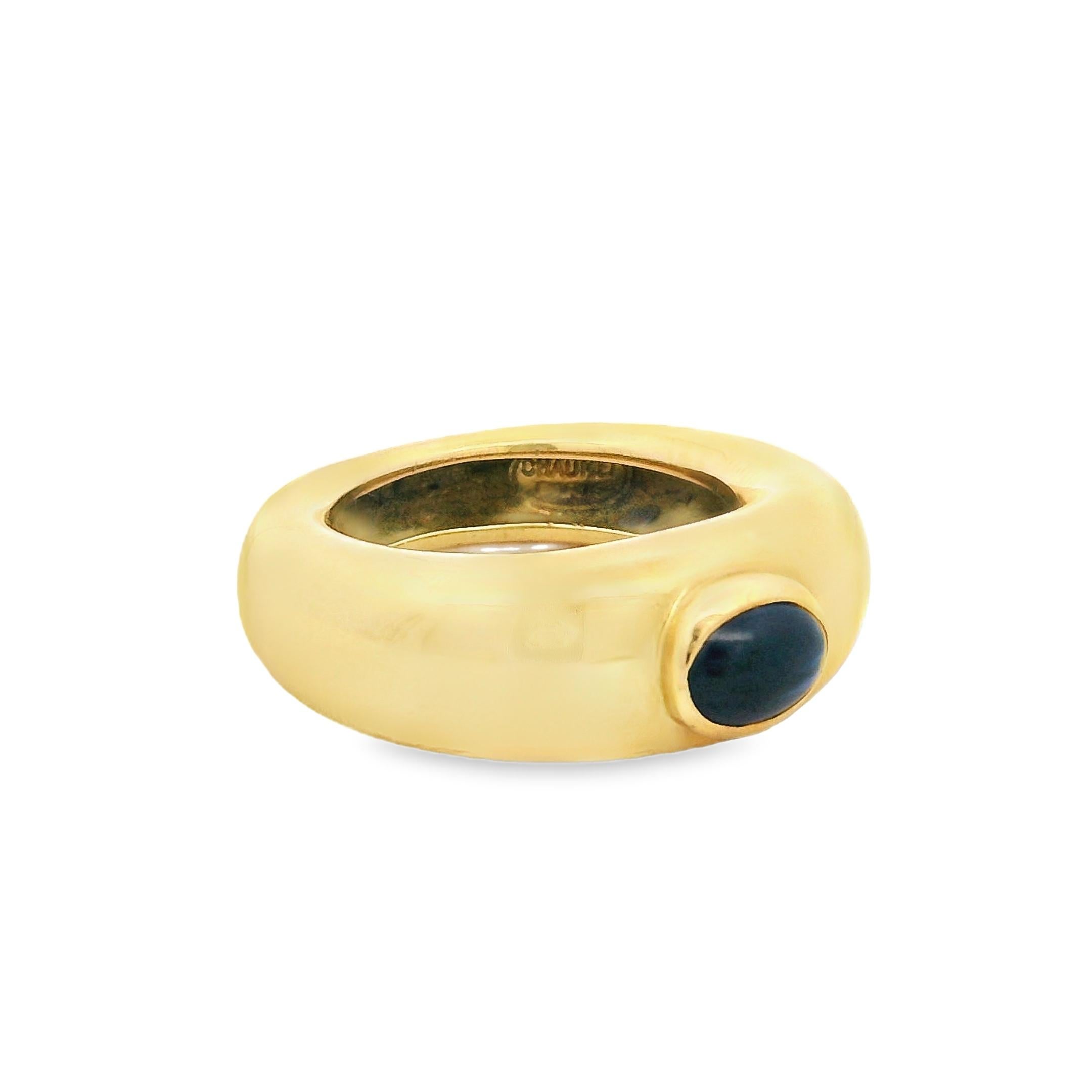 Vintage Chaumet 1980s 18K Yellow Gold Cabochon Sapphire Ring In Excellent Condition For Sale In Miami, FL