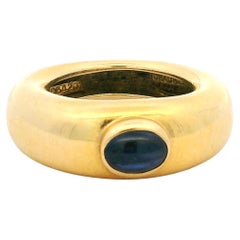 Vintage Chaumet 1980s 18K Yellow Gold Cabochon Sapphire Ring