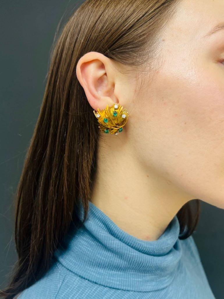 Round Cut Vintage Chaumet Gold Earrings Emerald Diamond Estate Jewelry
