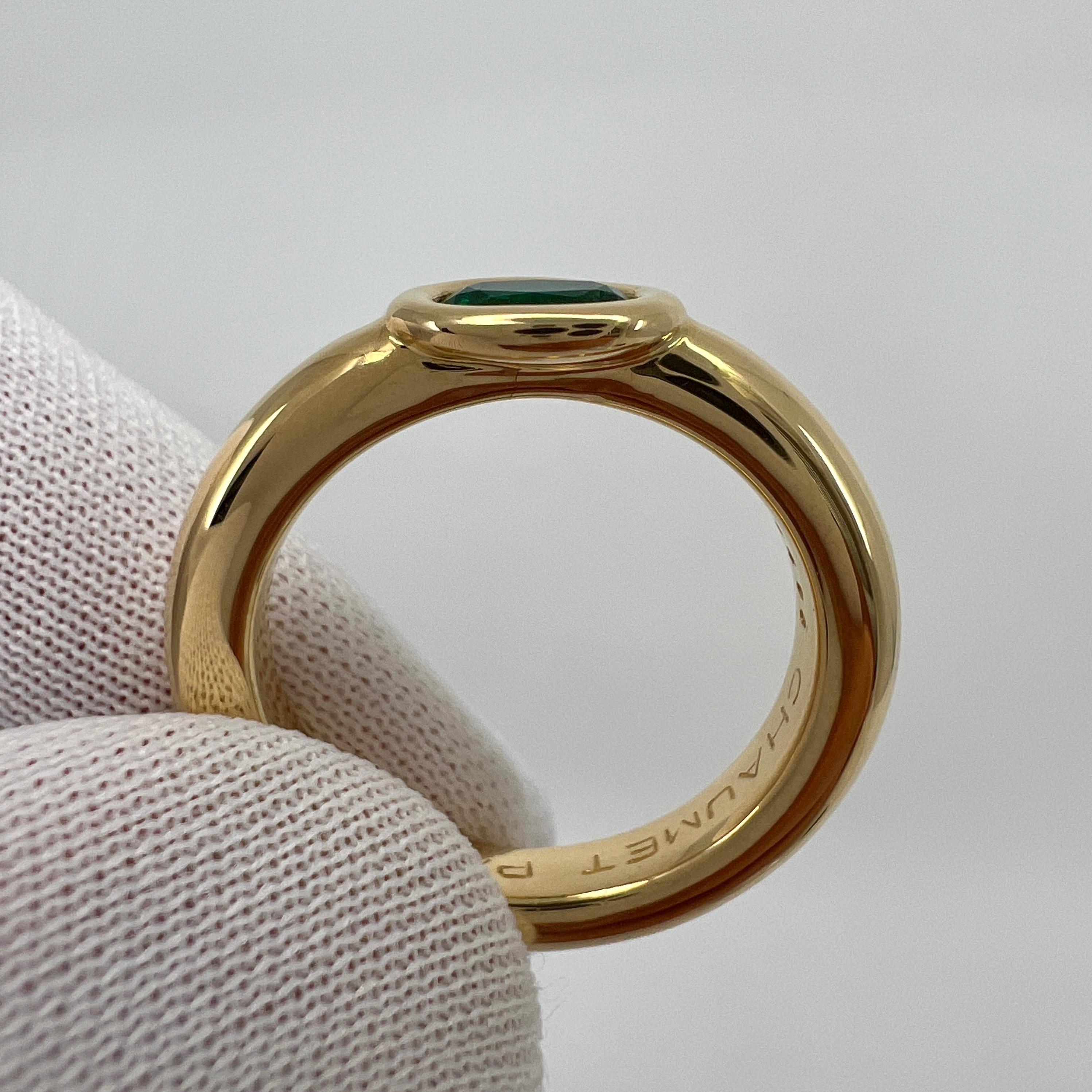 Vintage Chaumet Vivid Green Emerald 18k Yellow Gold Bezel Set Rubover Solitaire Ring.

Stunning yellow gold ring set with a fine vivid green emerald. Fine jewellery houses like Chaumet only use the finest of gemstones and this emerald is no