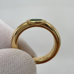 Anello vintage Chaumet con smeraldo verde taglio ovale in oro giallo 18 ct.