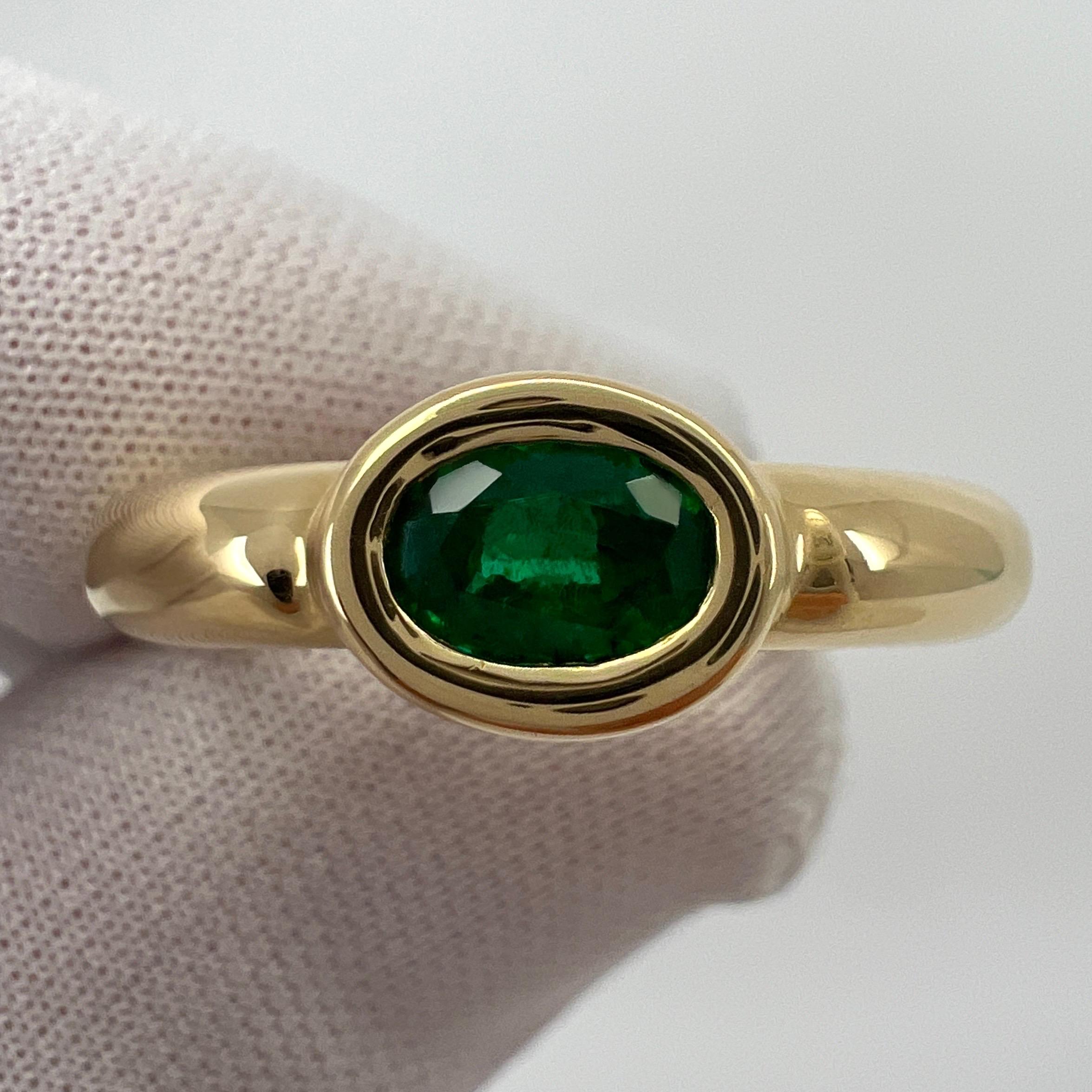 Vintage Chaumet Green Emerald Oval Cut 18k Yellow Gold Solitaire Bezel Ring In Excellent Condition In Birmingham, GB