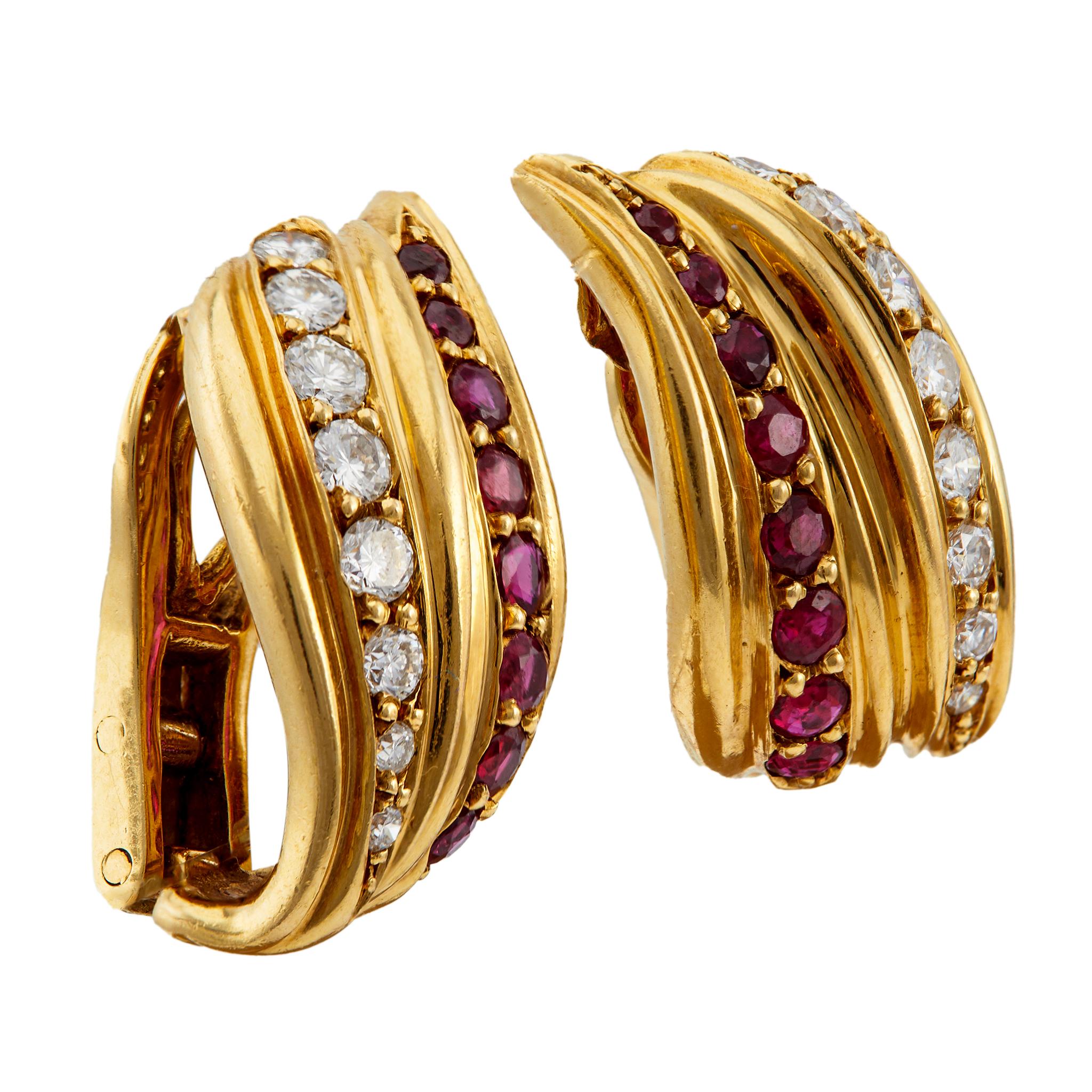 Chaumet Paris Diamant- und Rubin-Ohrclips aus 18 Karat Gelbgold für Damen oder Herren