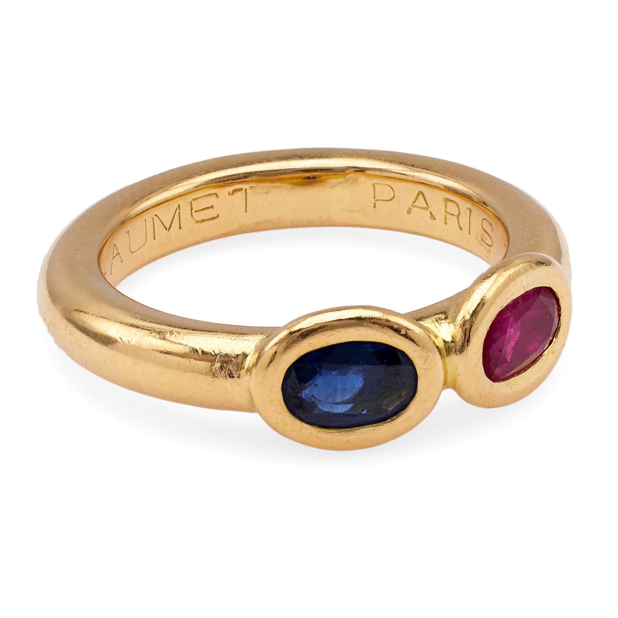 Vintage Chaumet Paris Ruby and Sapphire 18k Yellow Gold Ring In Good Condition In Beverly Hills, CA