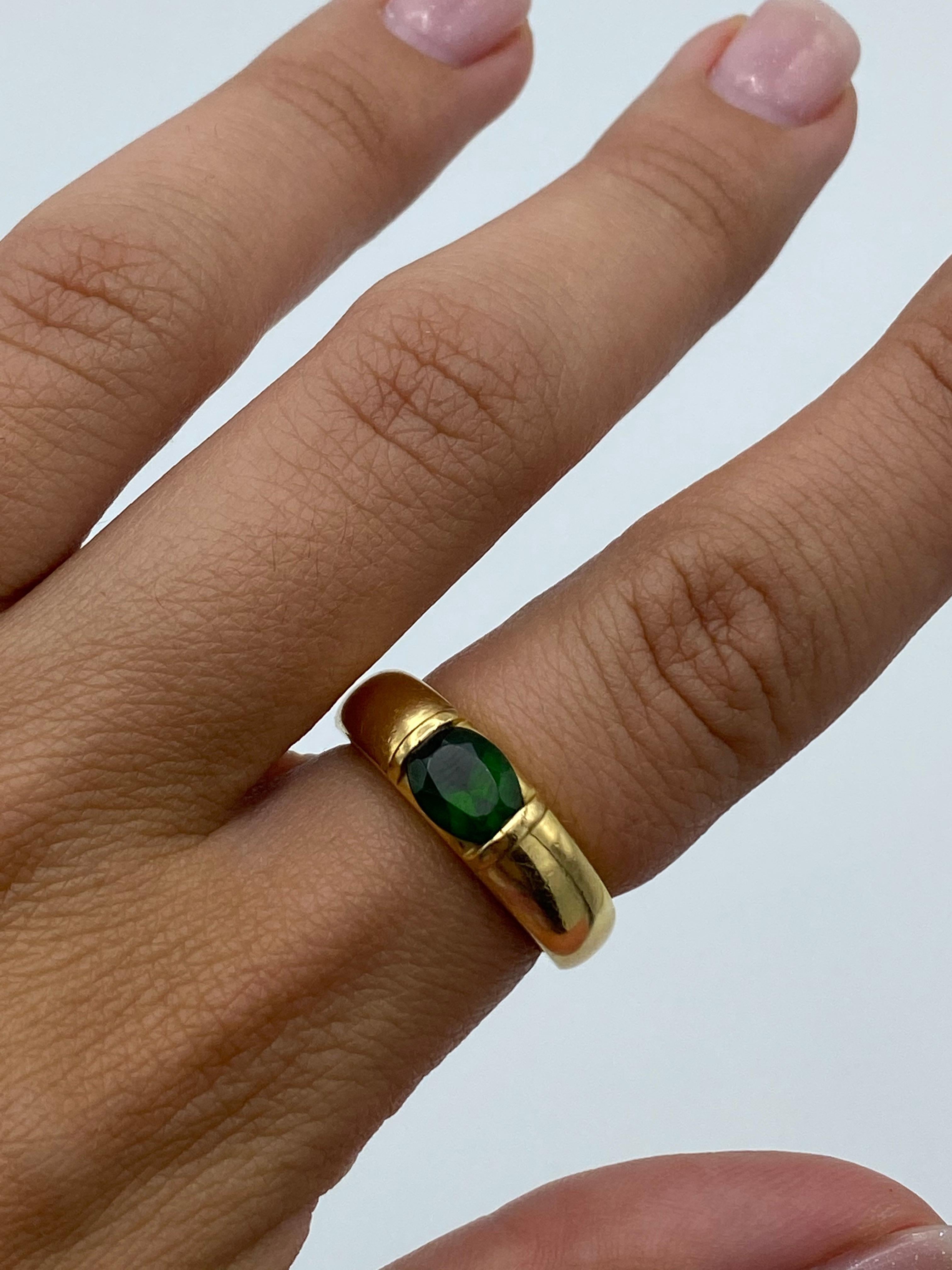 Vintage Chaumet Paris Yellow Gold and Green Peridot Band Ring  1