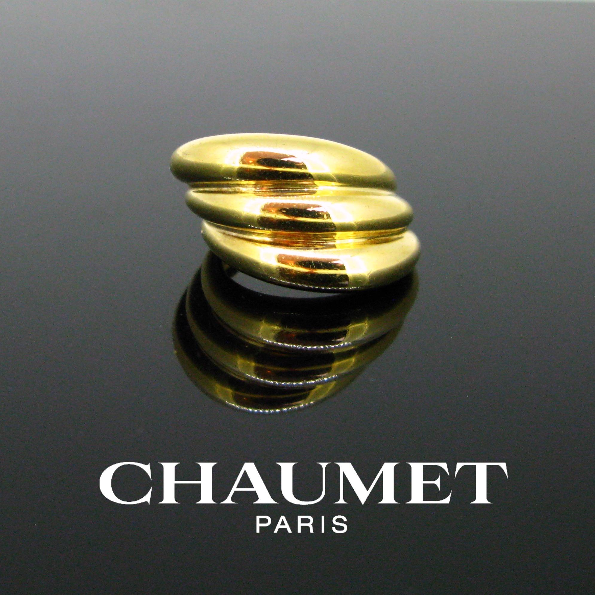 Weight:	11.95gr


Metal:	18kt yellow gold	


Condition:	Very Good


Signature:	Chaumet, nº144189


Hallmarks:	French, eagle’s head


Size:	49 – 5 - J  


Comments: 	 This beautiful ring is made in 18kt yellow gold. It is signed Chaumet and numbered