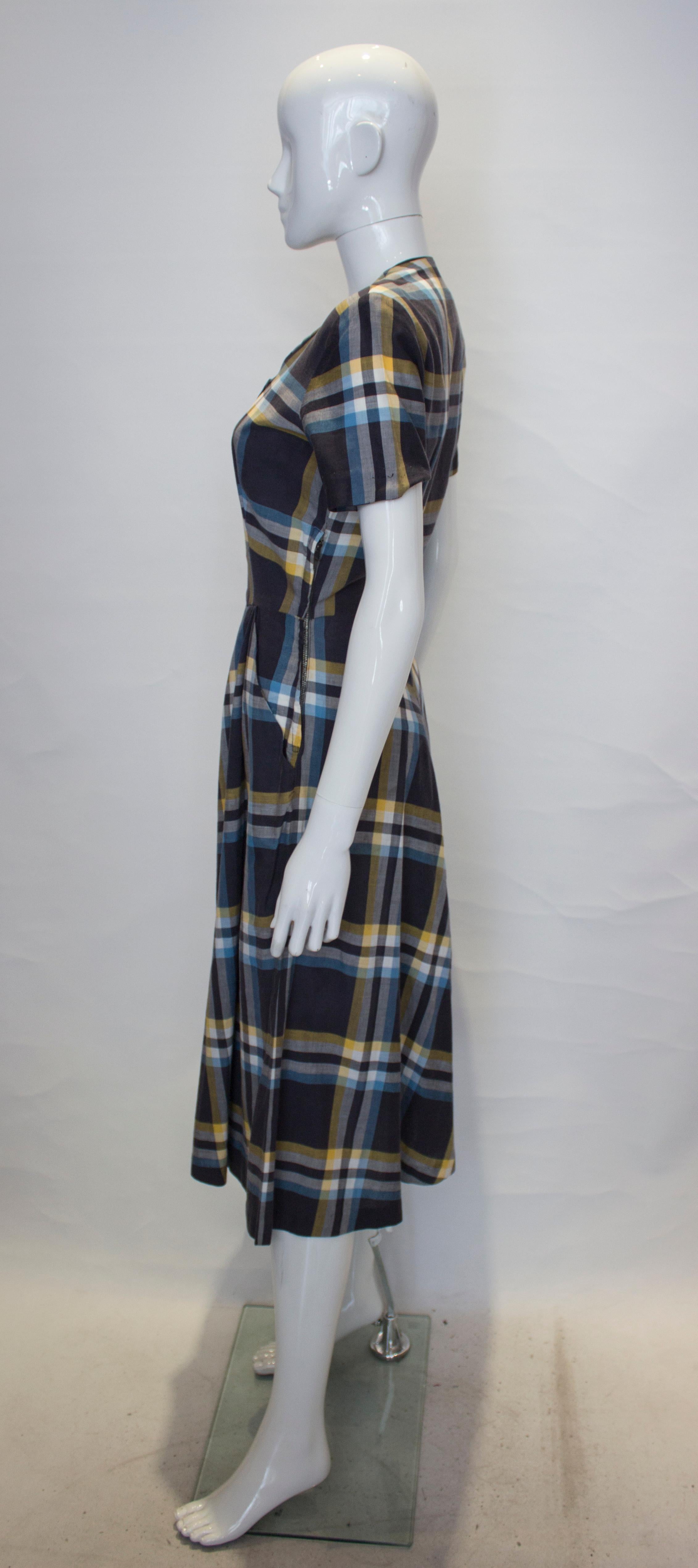Vintage Check Cotton Dress In Good Condition For Sale In London, GB