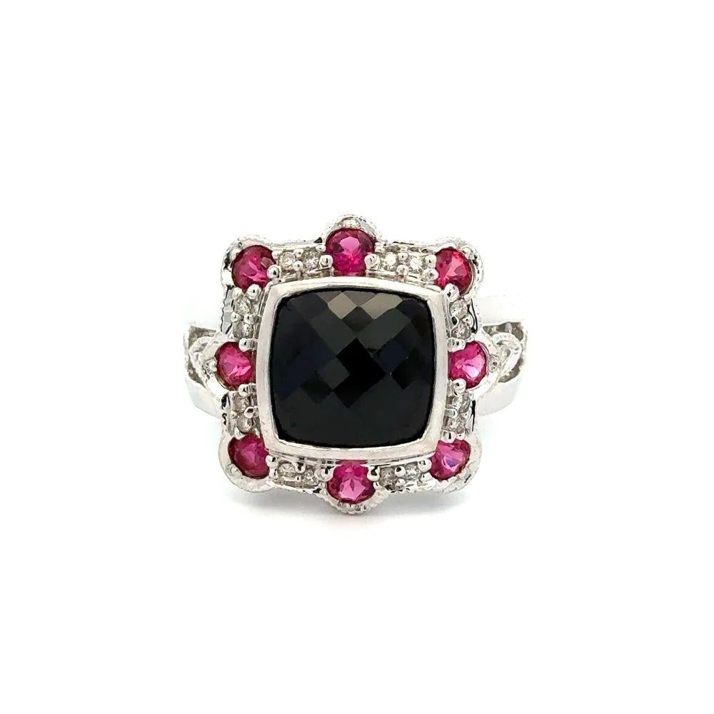 Einfach schön! Vintage Schachbrett Onyx, Rubellit Turmalin und Diamant Gold Ring. In der Mitte ein sicher eingebetteter Schachbrett-Onyx, umgeben von Rubellit-Turmalin mit einem Gewicht von ca. 1,00 tcw und Diamanten mit ca. 0,20 tcw. Handgefertigte