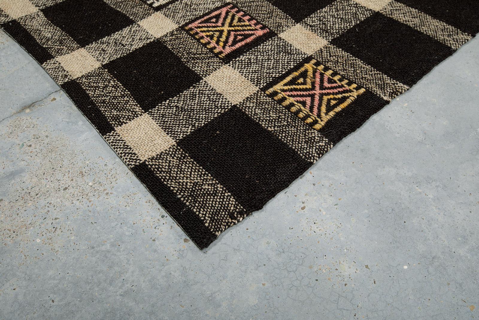 Hand-Woven Vintage Checkered Flat-Weave For Sale