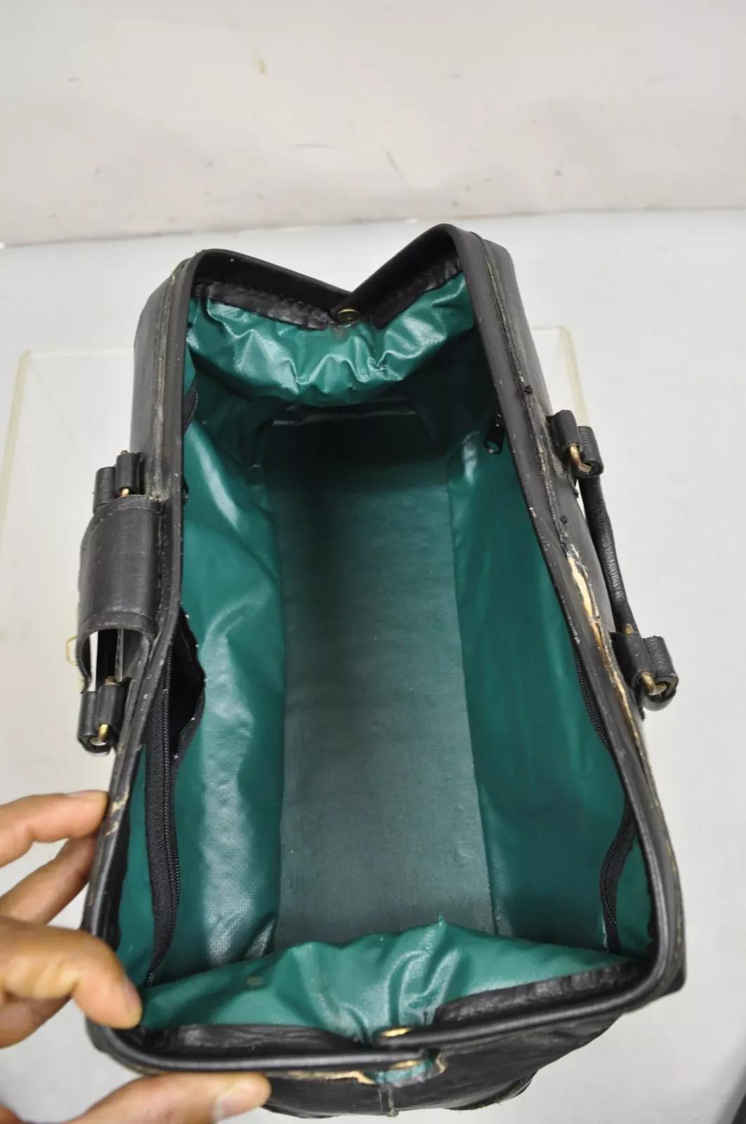 Vintage Cheney England PCI USA 25216 C4 Black Leather Traveling Doctors Bag en vente 2