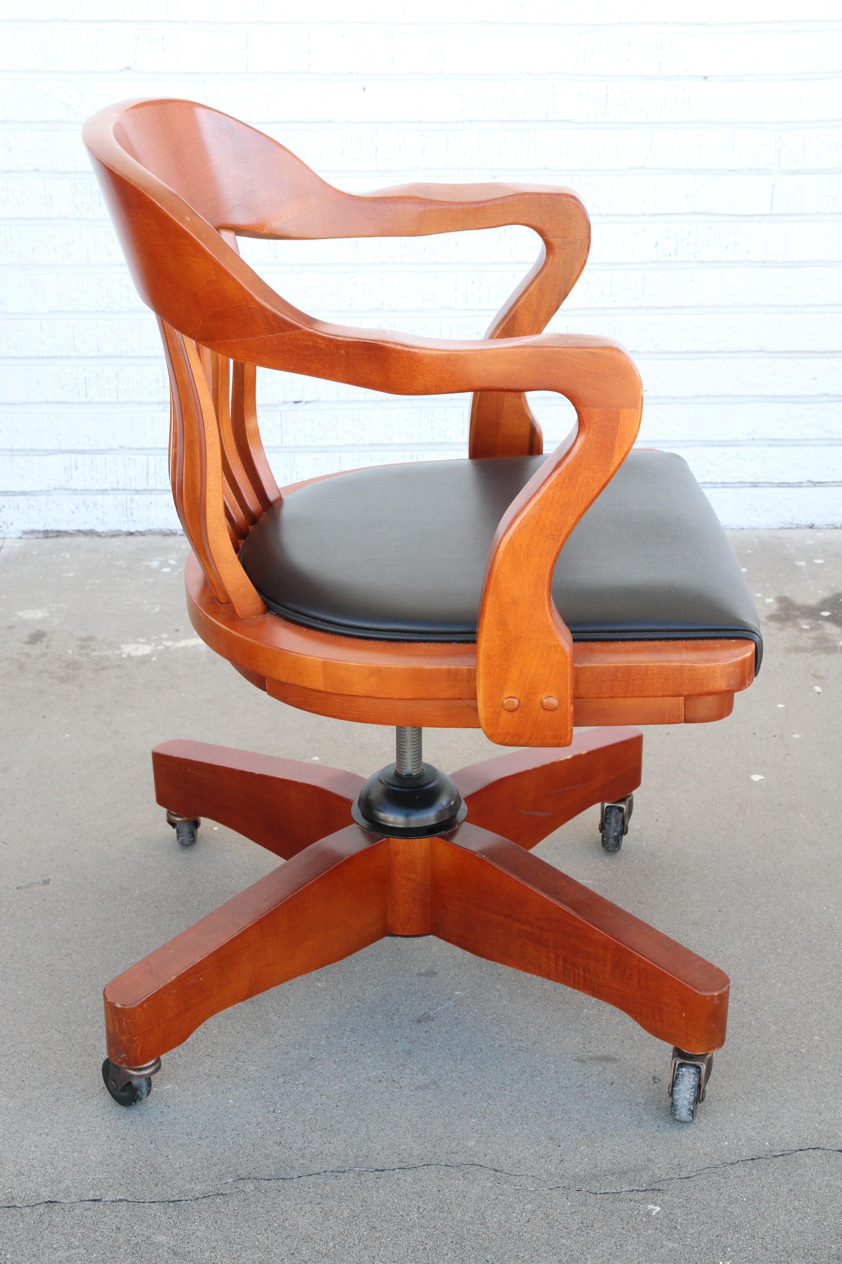 1 Vintage Cherry Bank of England Swivel Chairs Jasper Co. 12 available In Good Condition For Sale In Pasadena, TX