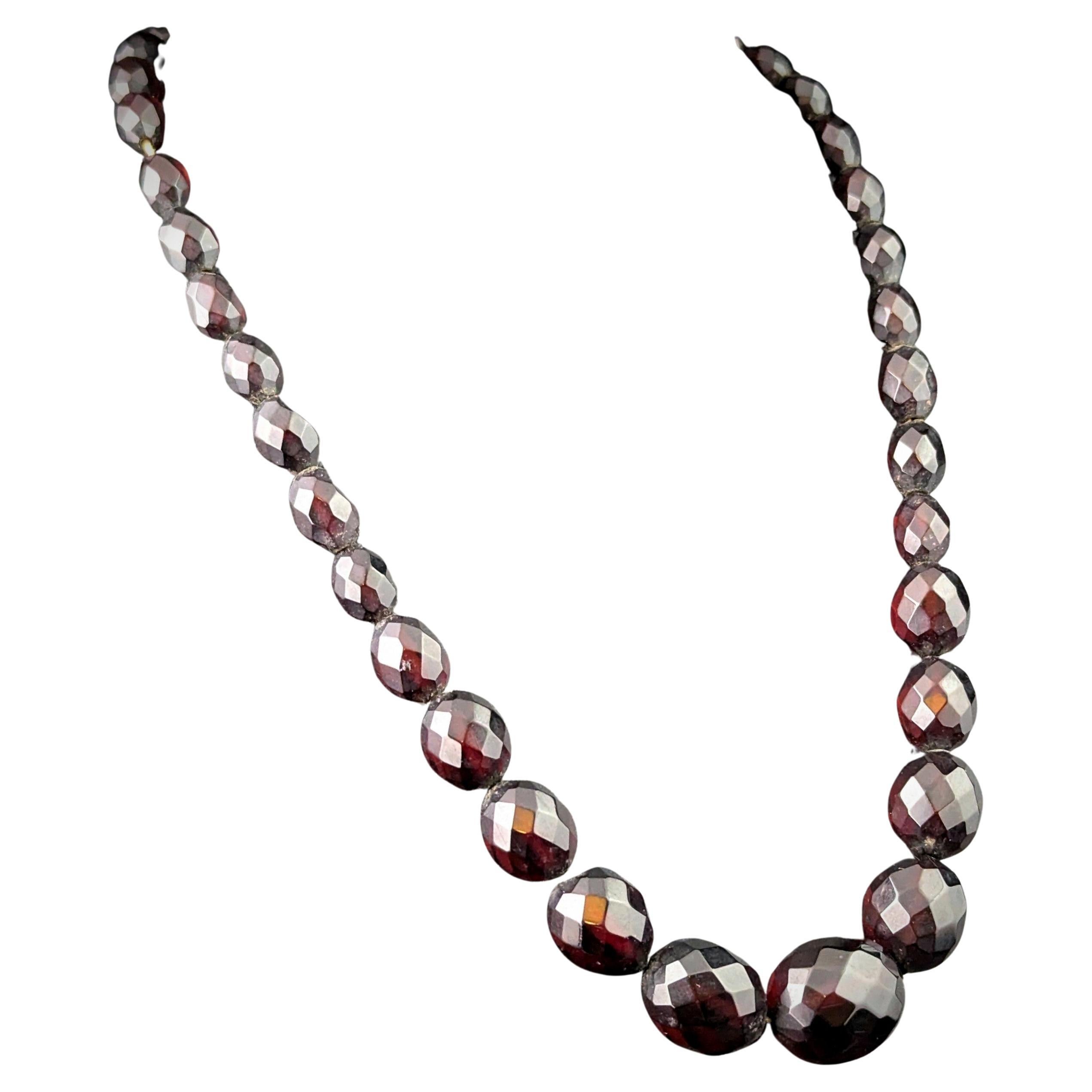Vintage Cherry red Bakelite beaded necklace, Art Deco