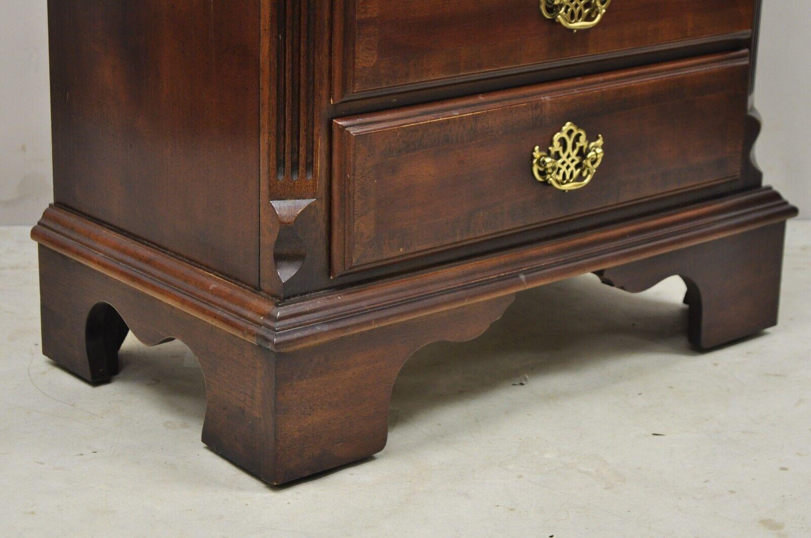 Vintage Cherry Wood Chippendale Style 4 Drawer Nightstand Bedside Table 2
