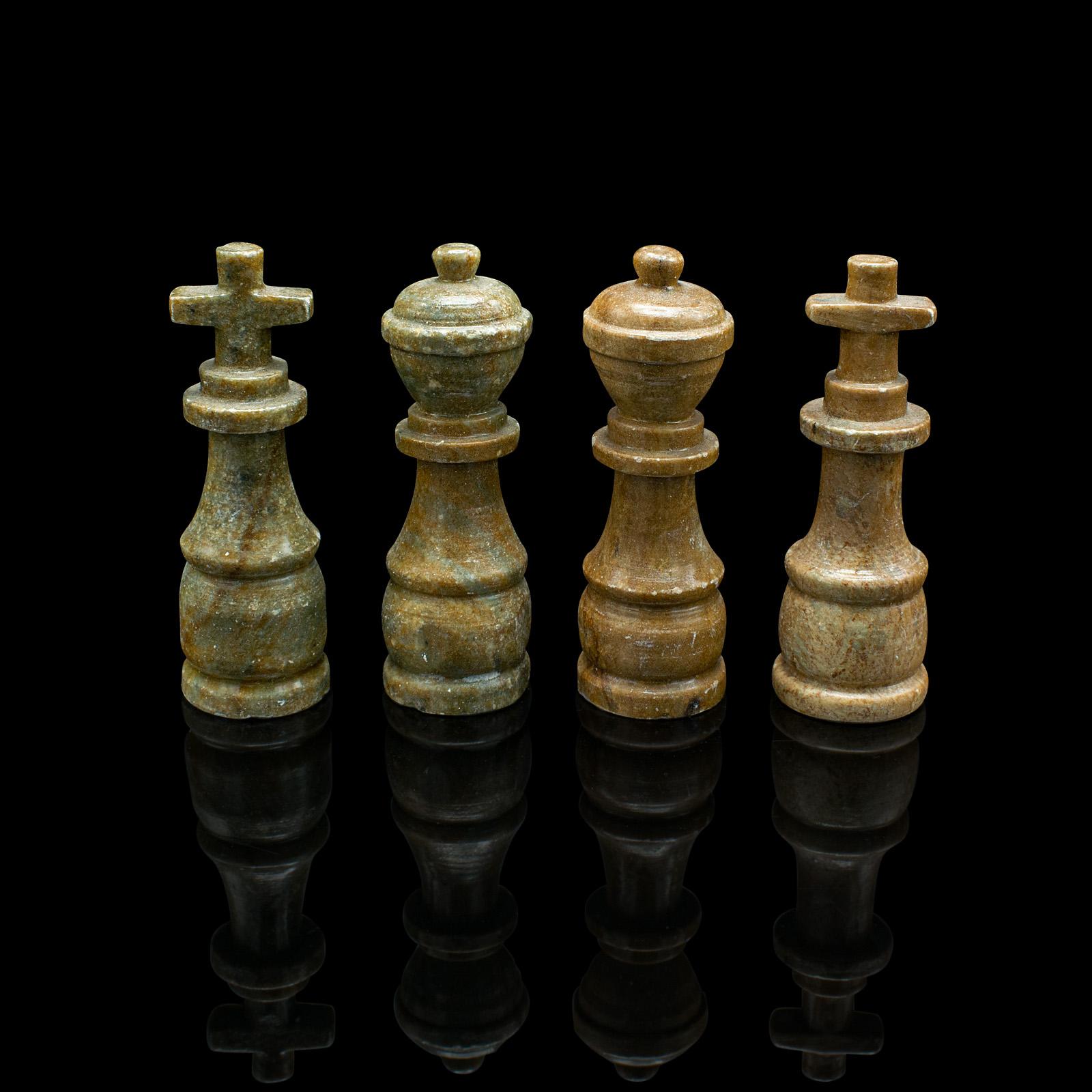 Tableau d'échecs et de dessin vintage, anglais, pierre dure, marbre, jeu de jeu, vers 1970 en vente 2