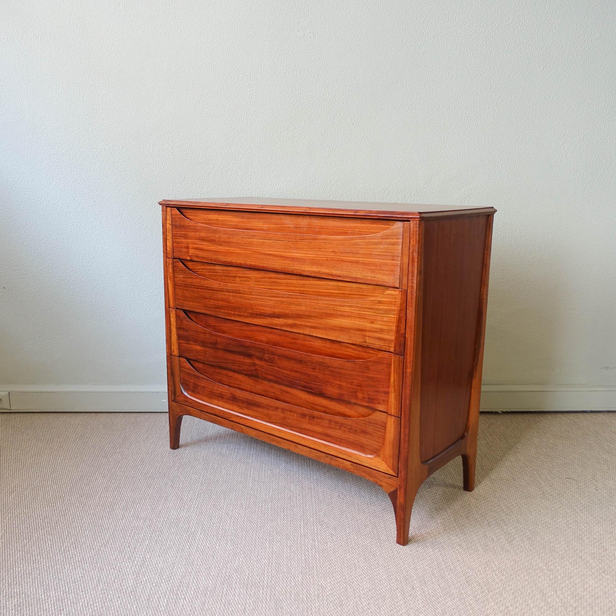 Vintage Chest of Drawers by José Cruz de Carvalho for Altamira, 1960’s In Good Condition In Lisboa, PT