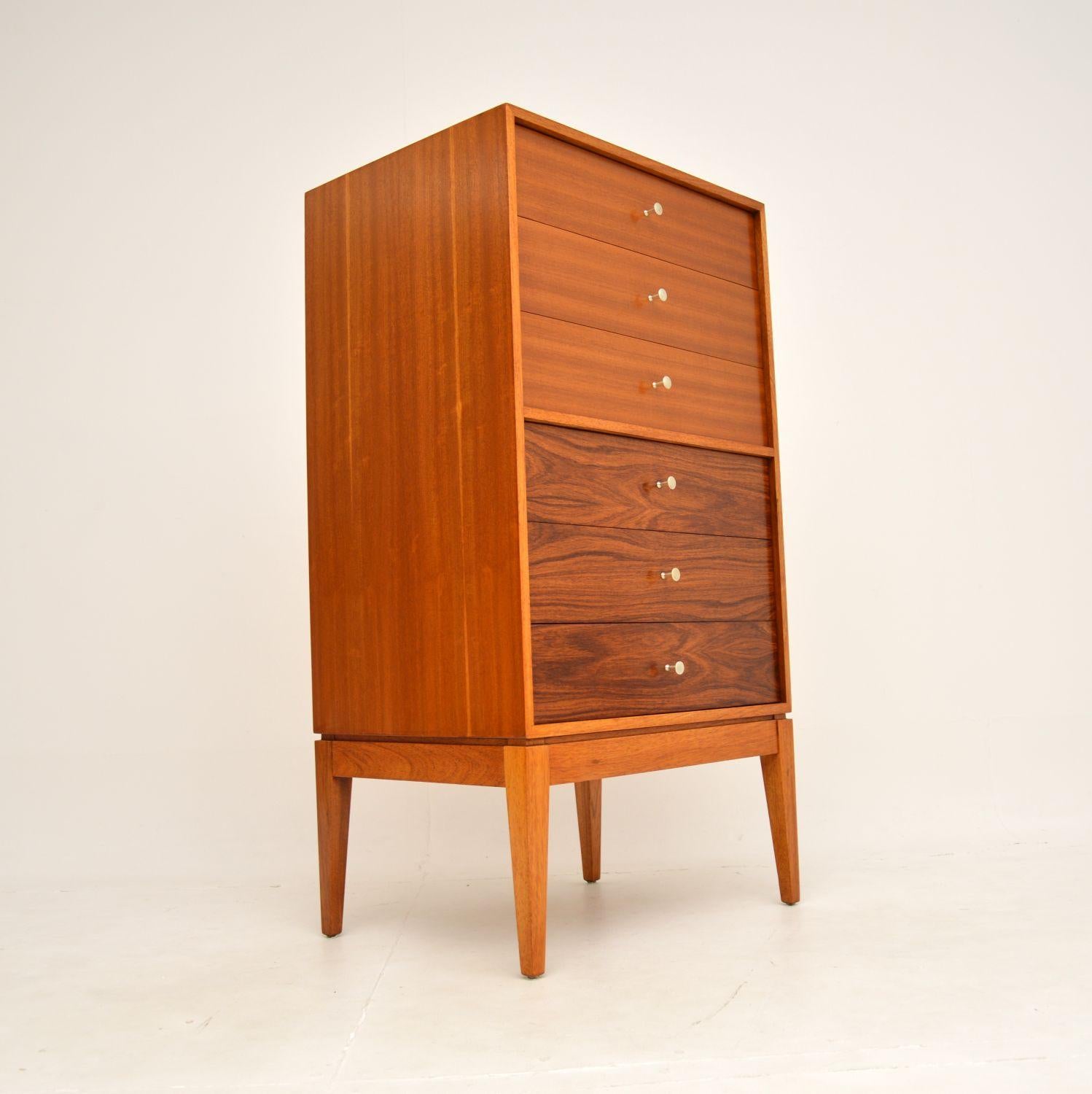 Mid-Century Modern Vintage Chest of Drawers by Uniflex For Sale