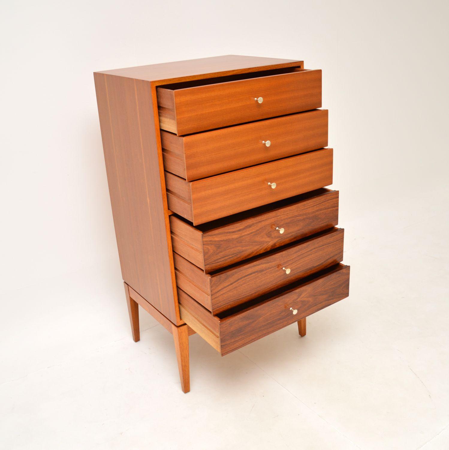 Vintage Chest of Drawers by Uniflex In Good Condition For Sale In London, GB
