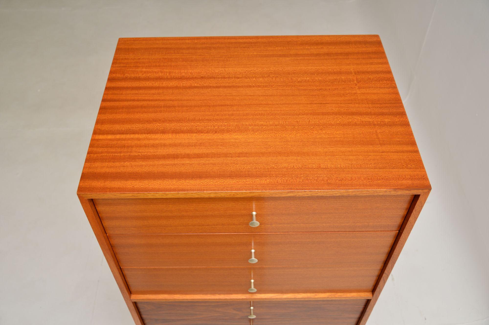 Mid-20th Century Vintage Chest of Drawers by Uniflex For Sale