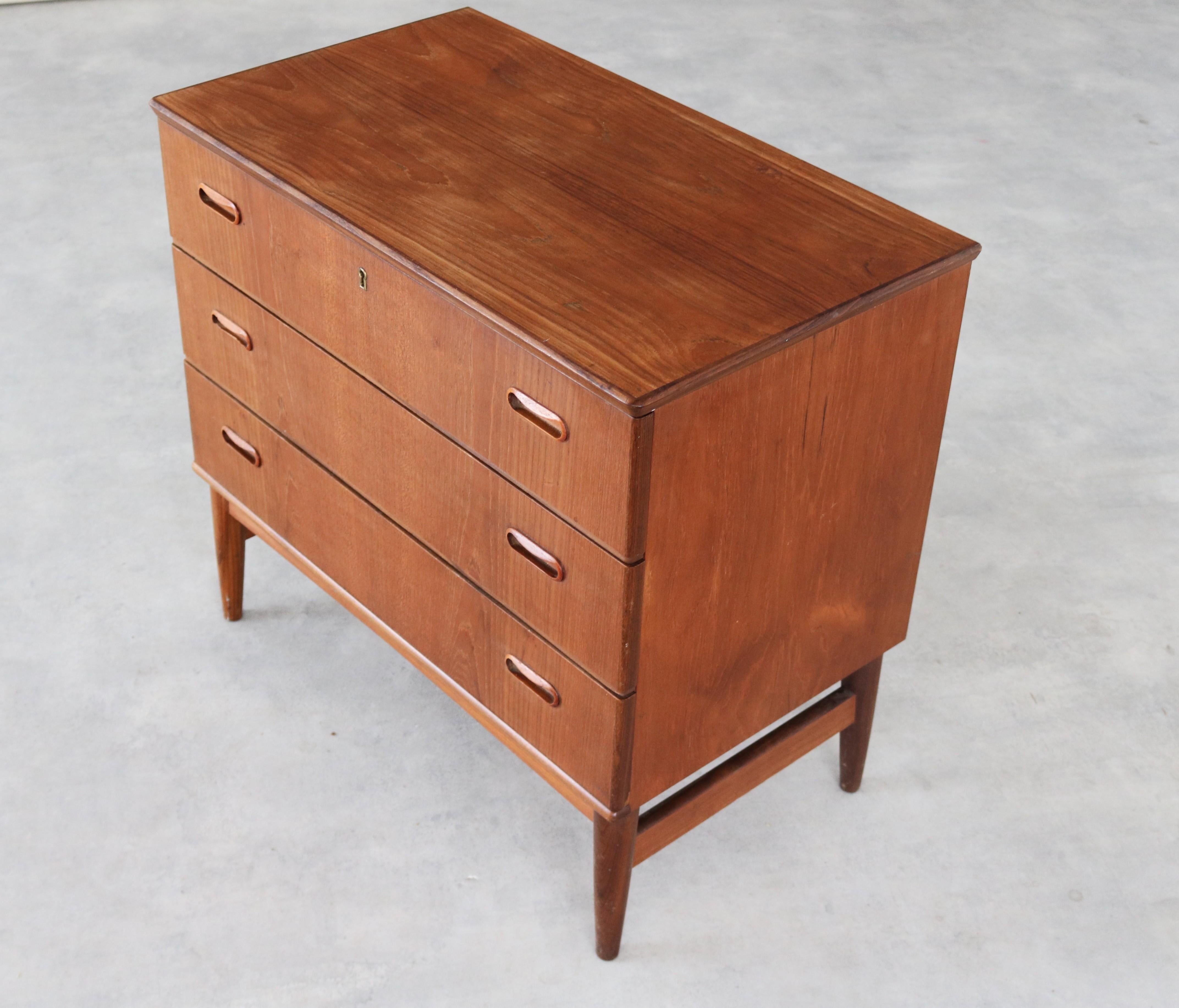 Vintage chest of drawers  cabinet  1960s  Danish For Sale 3