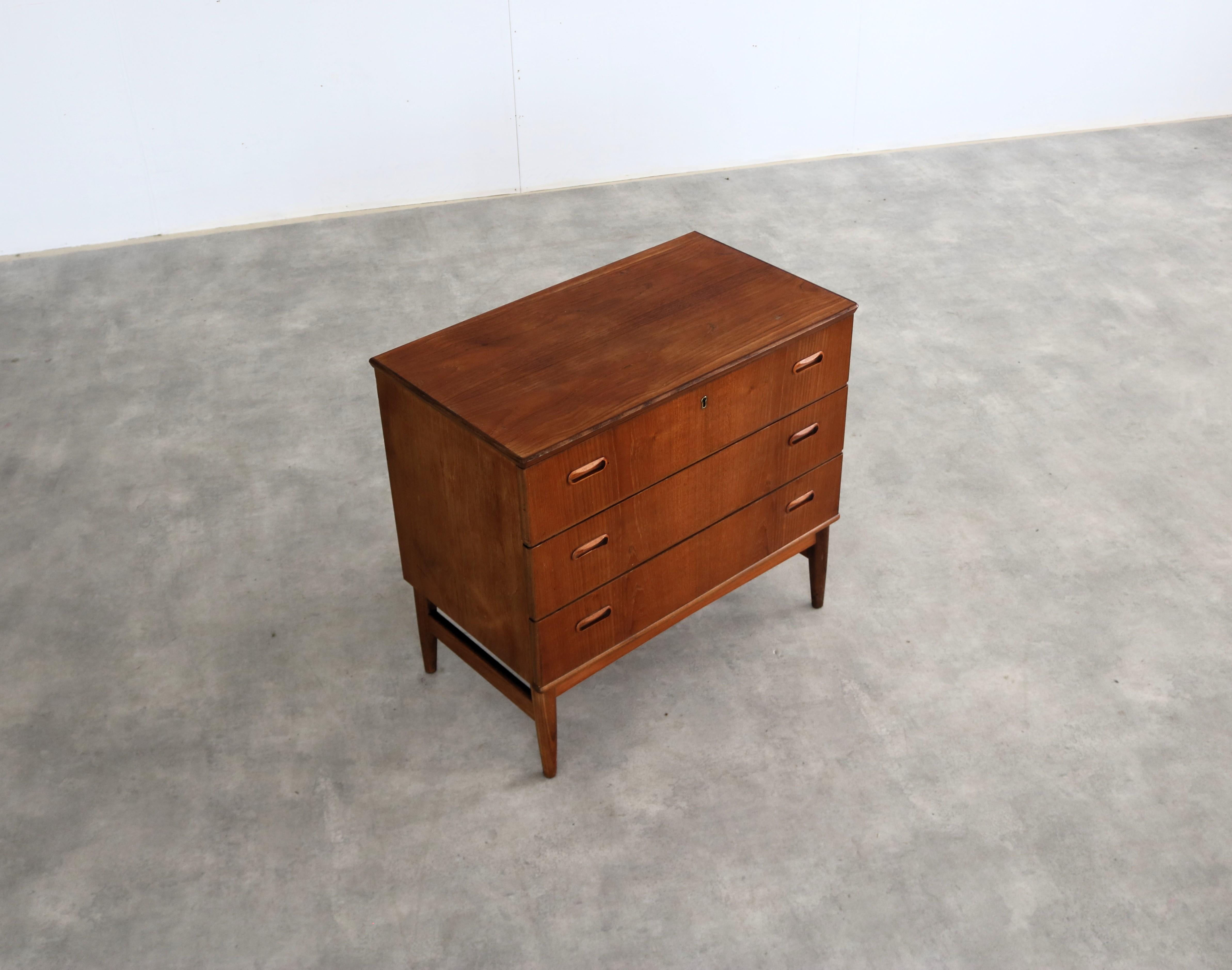 Vintage chest of drawers  cabinet  1960s  Danish For Sale 4