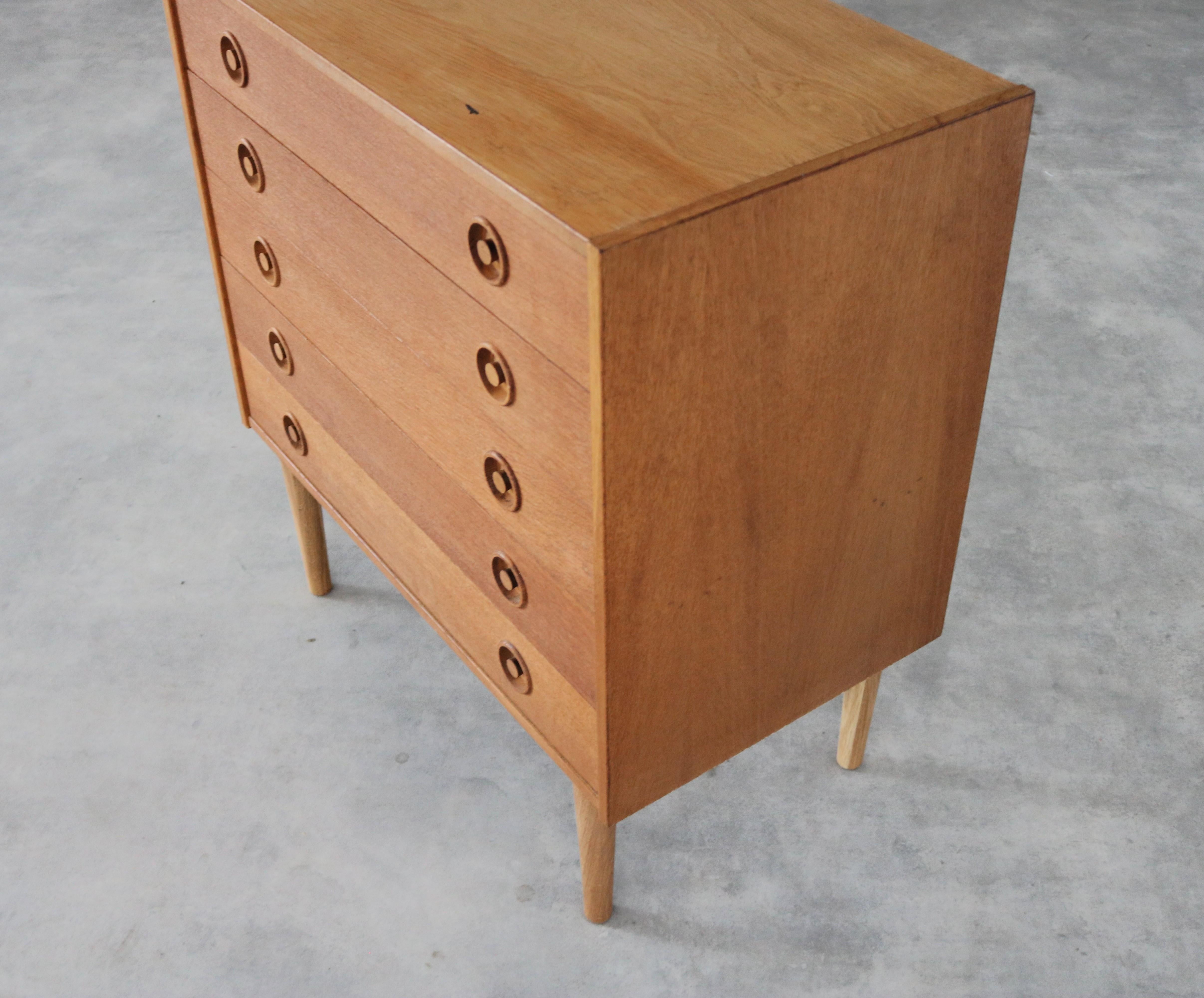 Vintage chest of drawers  cabinet  1960s  Danish  oak For Sale 2