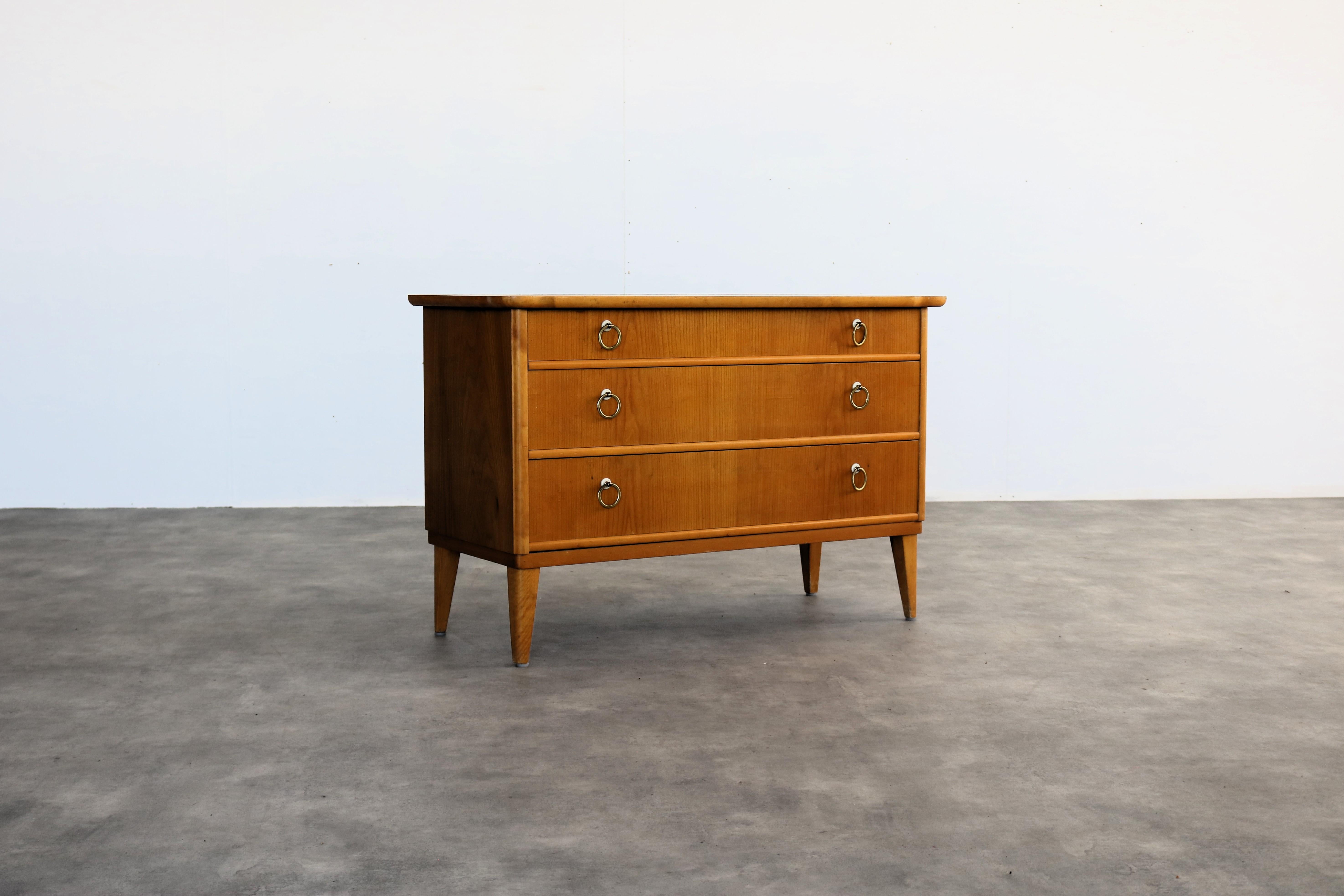 vintage chest of drawers  cabinet  1960s  Swedish

period  1960s
design  unknown  Sweden
condition  good  minor signs of use
size  66 x 99 x 42 (hxbxd)

details  brass; oak;

item number  2834