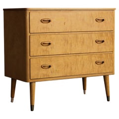 Commodes and Chests of Drawers