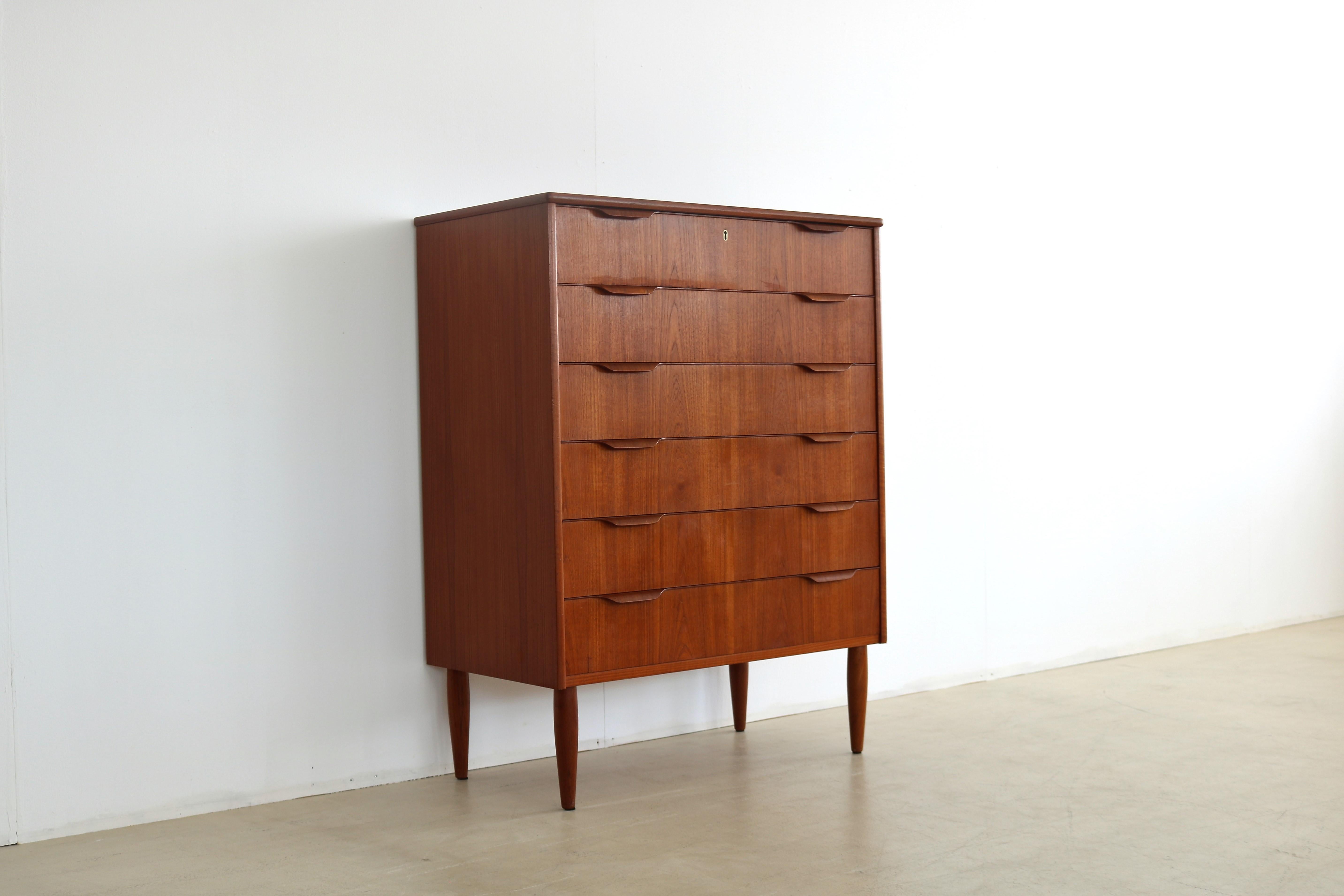 Vintage Chest of Drawers Cabinet Teak 60s Danish In Good Condition In GRONINGEN, NL
