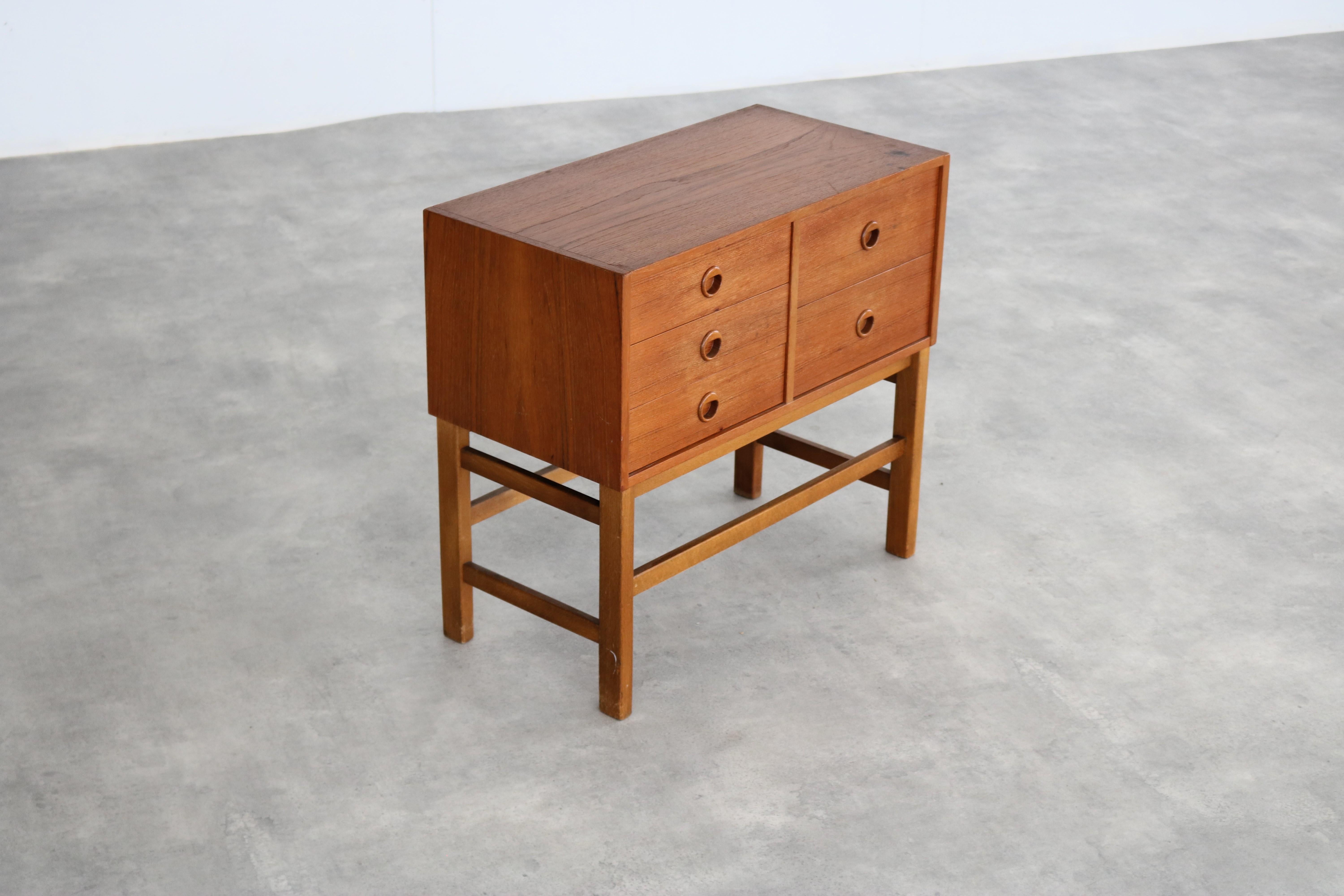 vintage chest of drawers  cupboard  60s  teak In Good Condition In Lemmer, NL