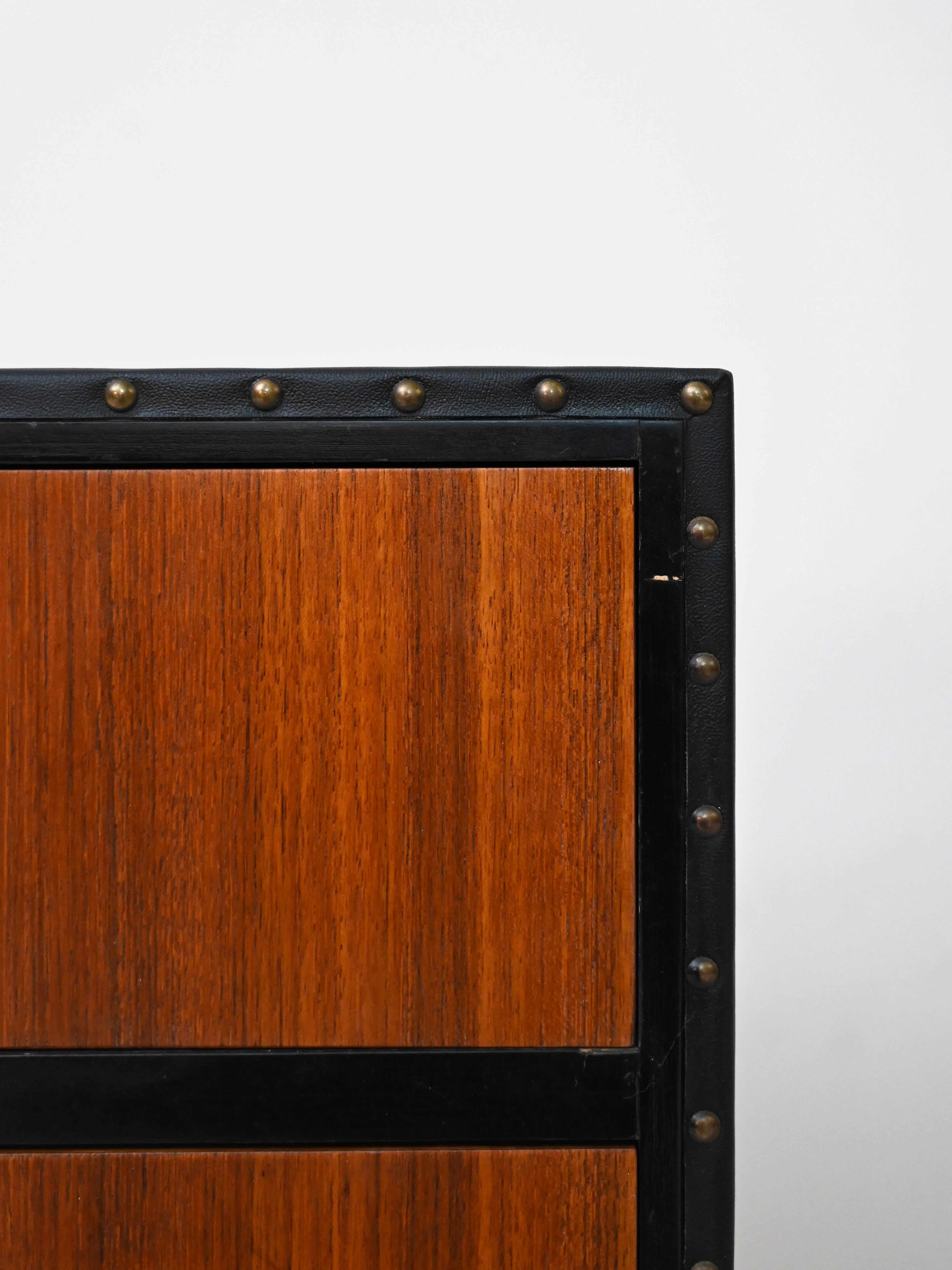 Mid-20th Century Vintage Chest of Drawers For Sale