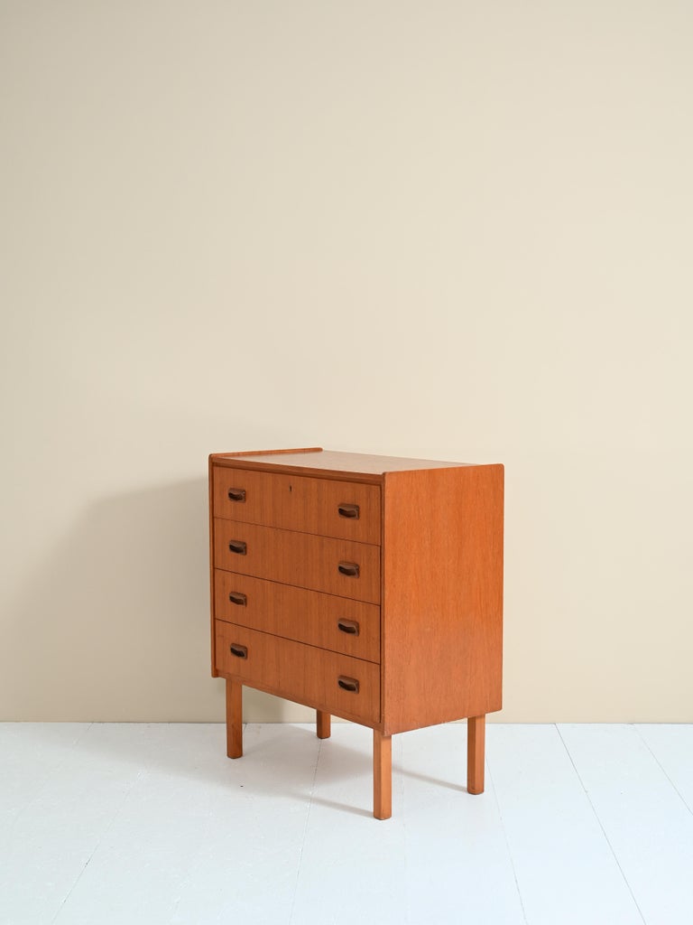 Vintage Chest of Drawers For Sale at 1stDibs