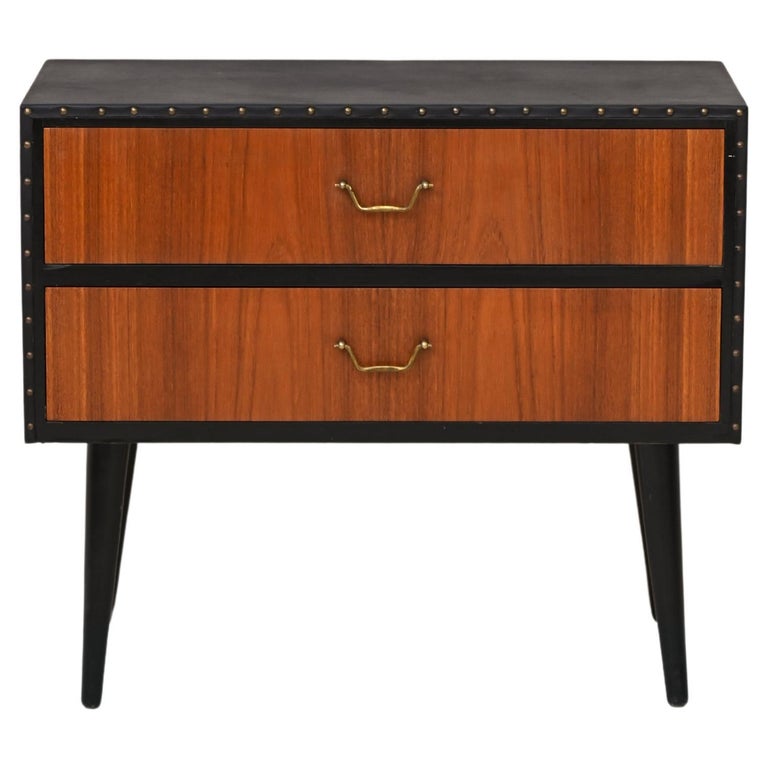 Vintage Chest of Drawers For Sale at 1stDibs