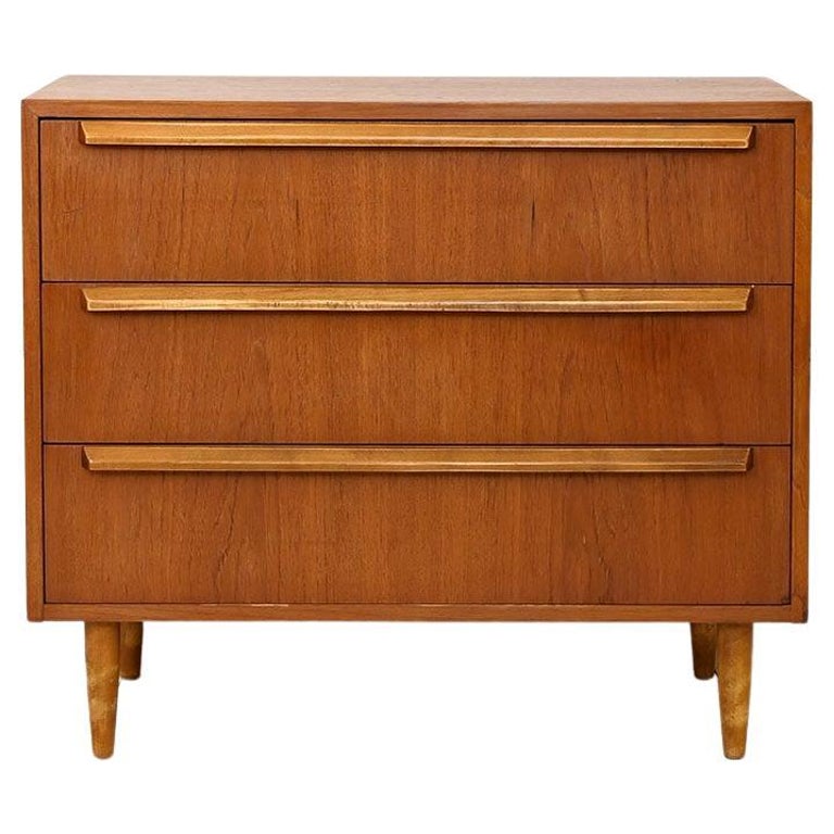 Vintage Kommode im Angebot bei 1stDibs