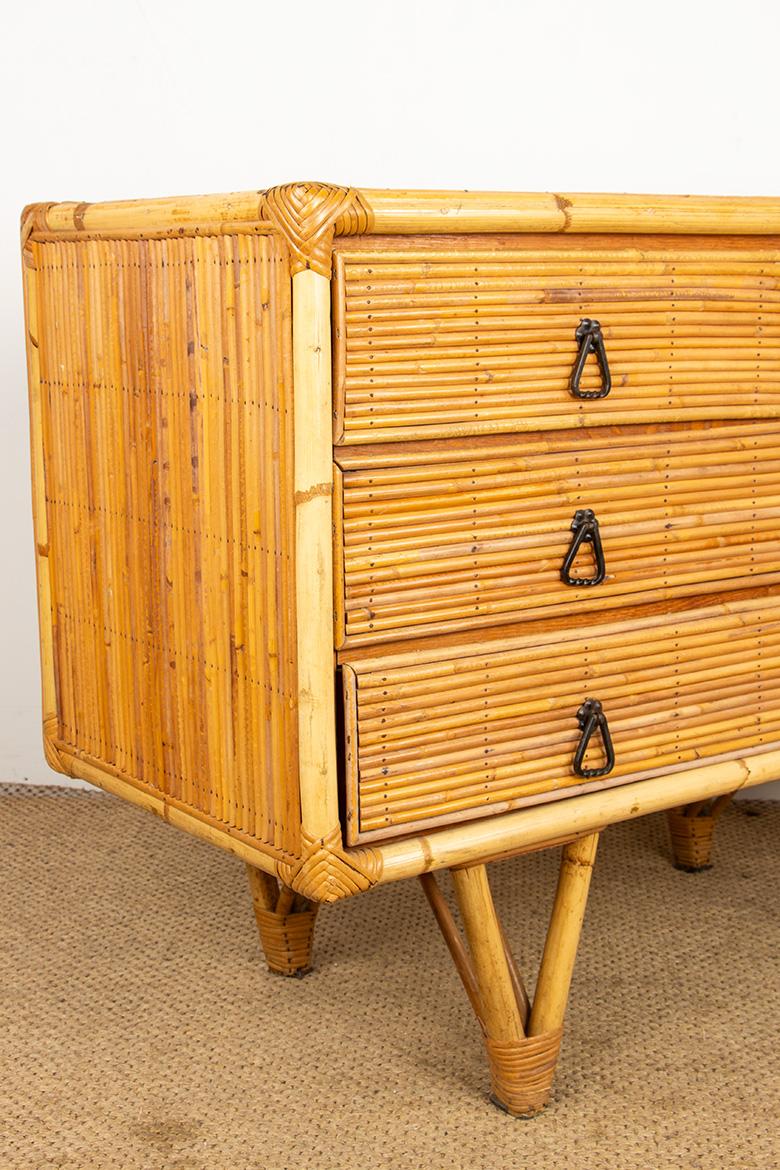 Cassettiera vintage in rattan+maniglie in ferro battuto con apertura su 4 cassetti. in vendita 5