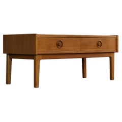 Commodes and Chests of Drawers