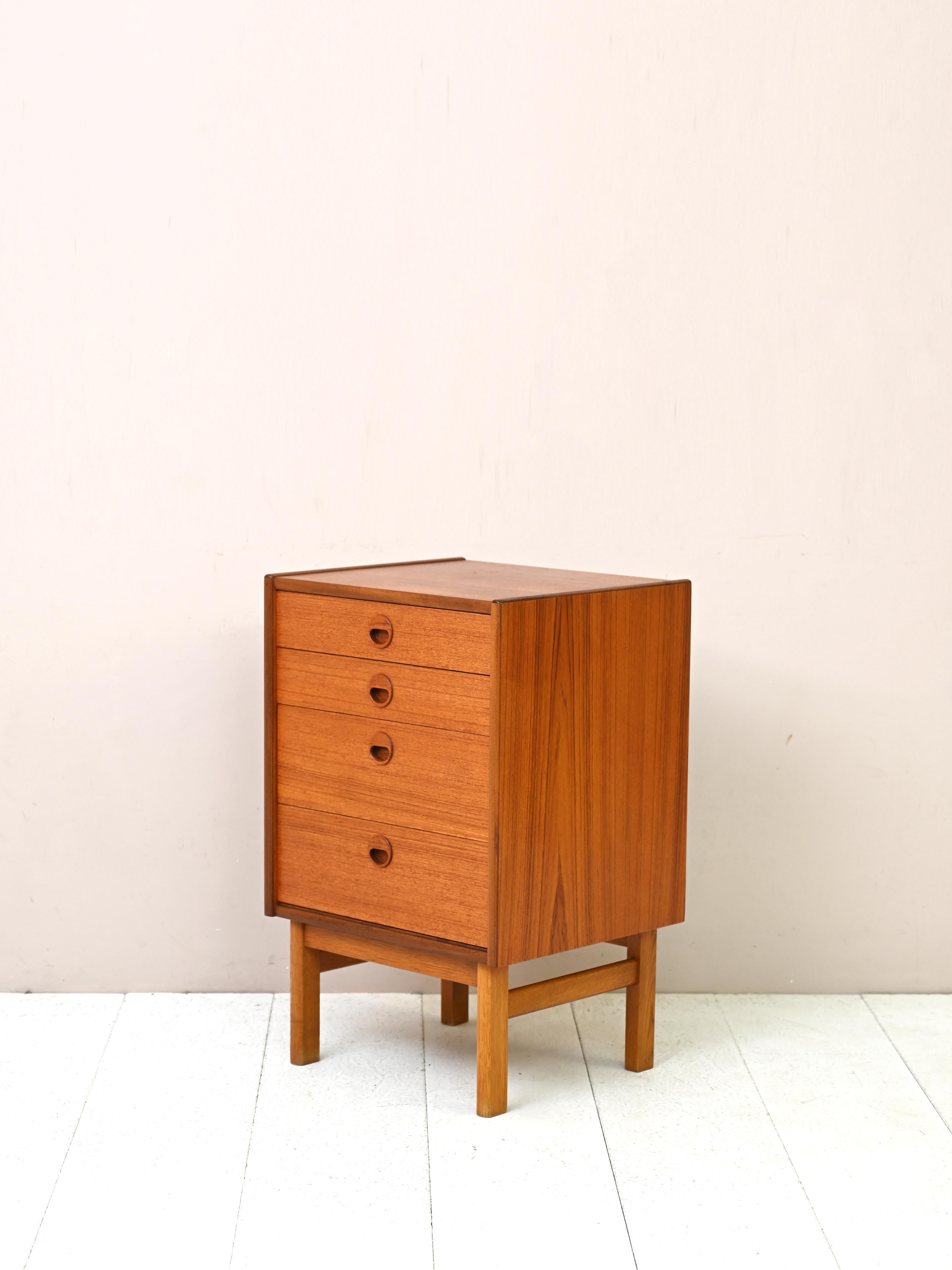 Mid-20th Century Vintage chest of drawers / Scandinavian nightstand