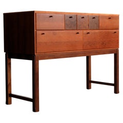 Commodes and Chests of Drawers