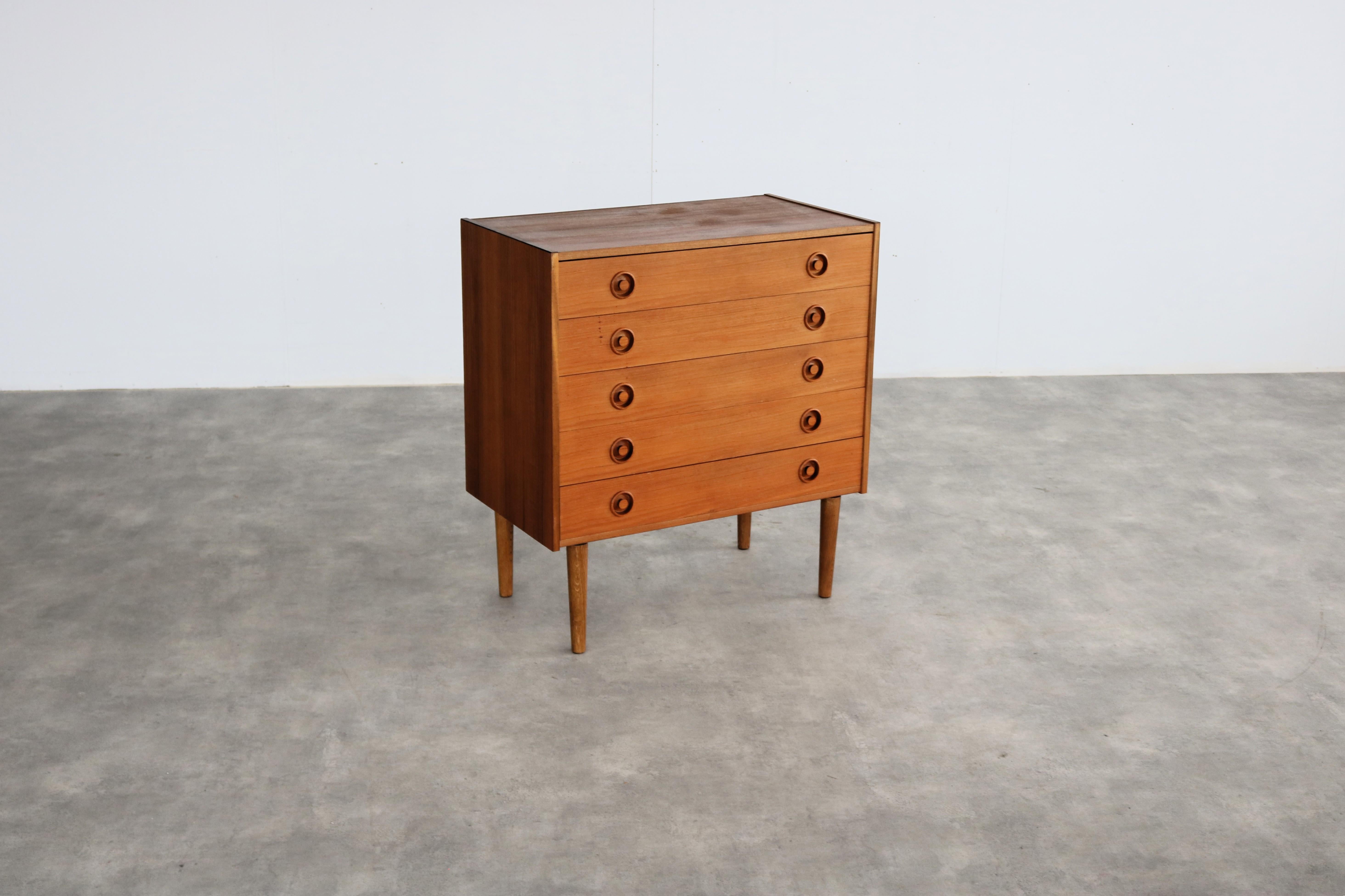 vintage chest of drawers  teak  1960s  Danish In Good Condition For Sale In Lemmer, NL