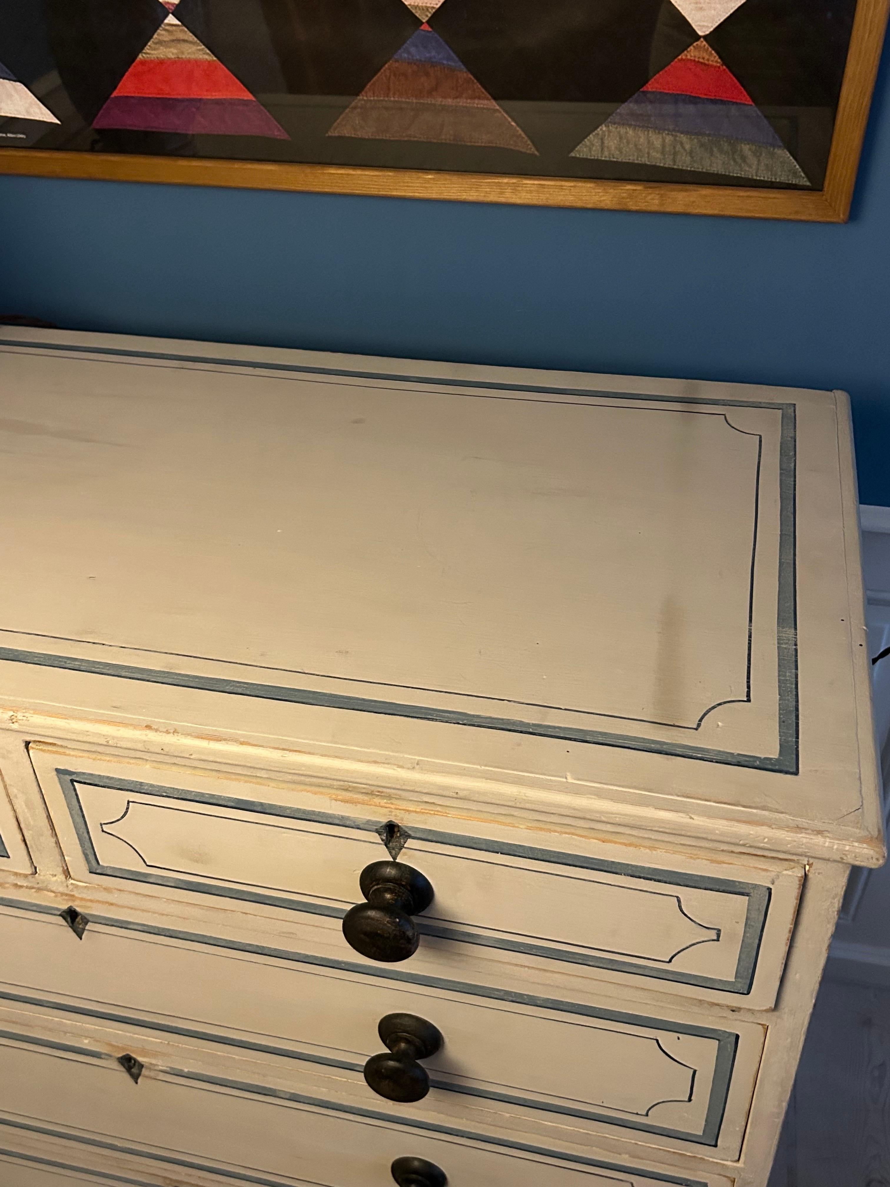 Vintage Chest of Drawers with Later Paint and Decoration, England, 19th Century For Sale 10