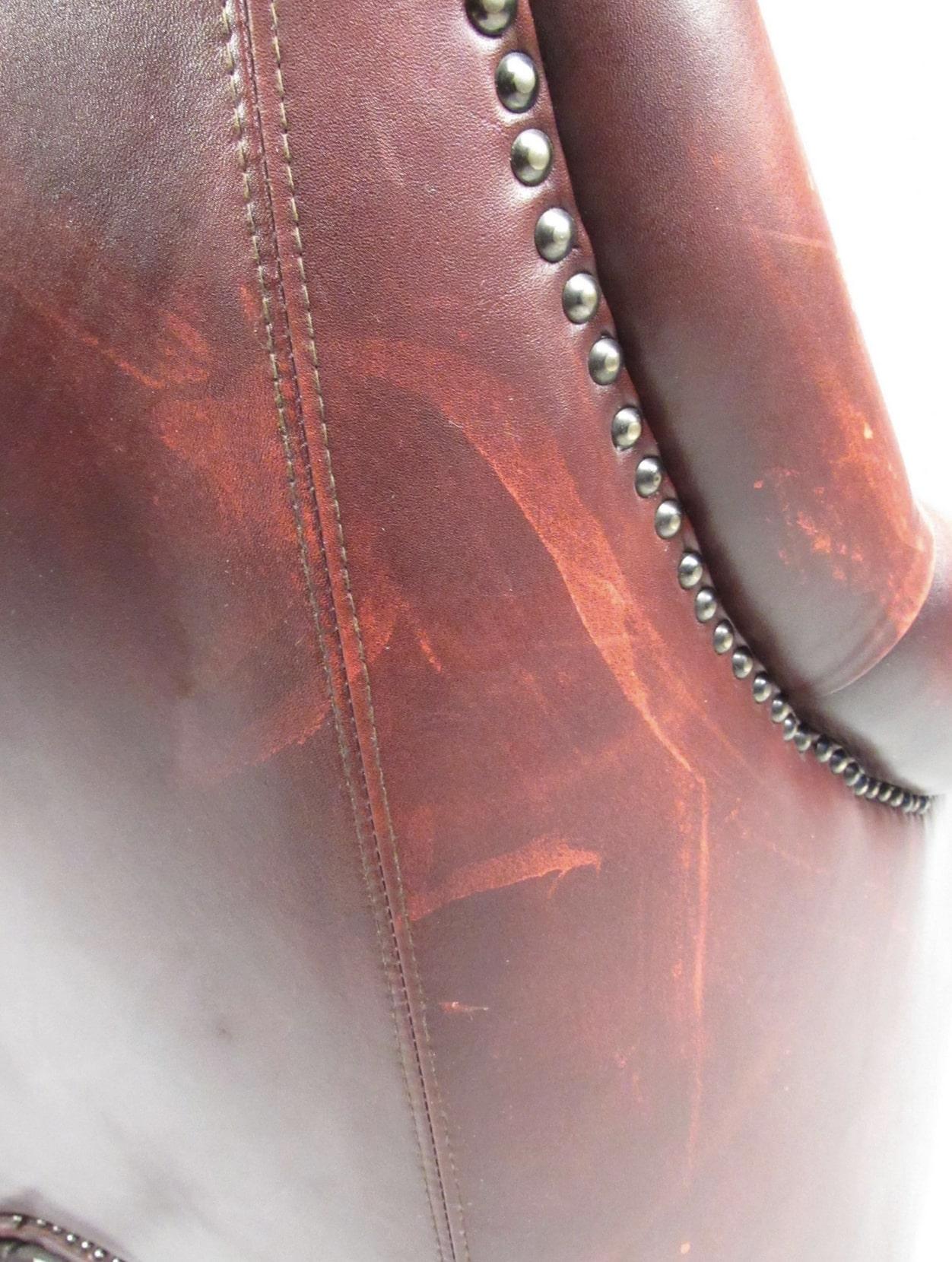 Pelle Poltrone Chesterfield d'epoca in vendita