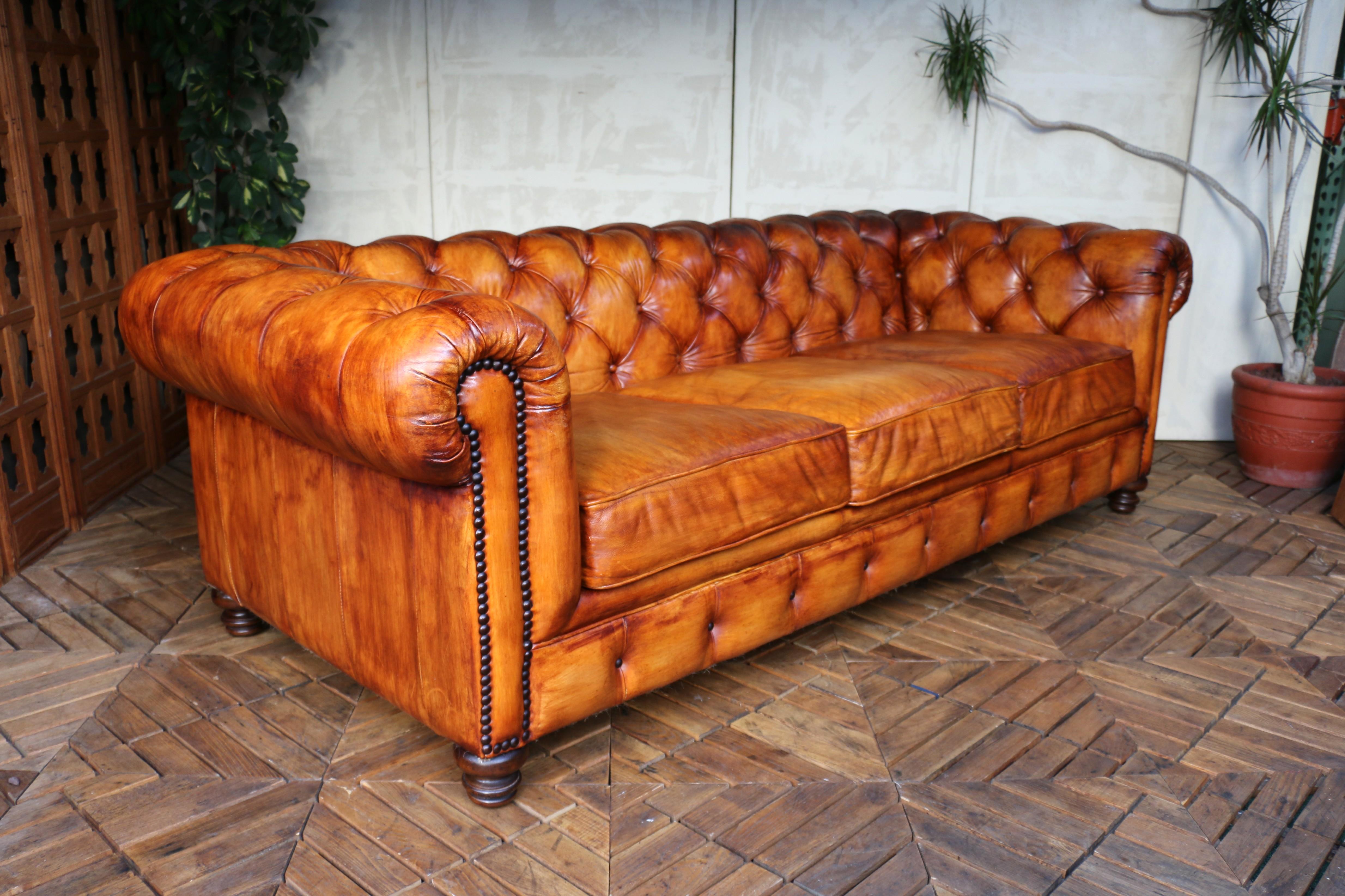 Sofá Chesterfield Vintage de cuero marrón, años 80 en venta 3