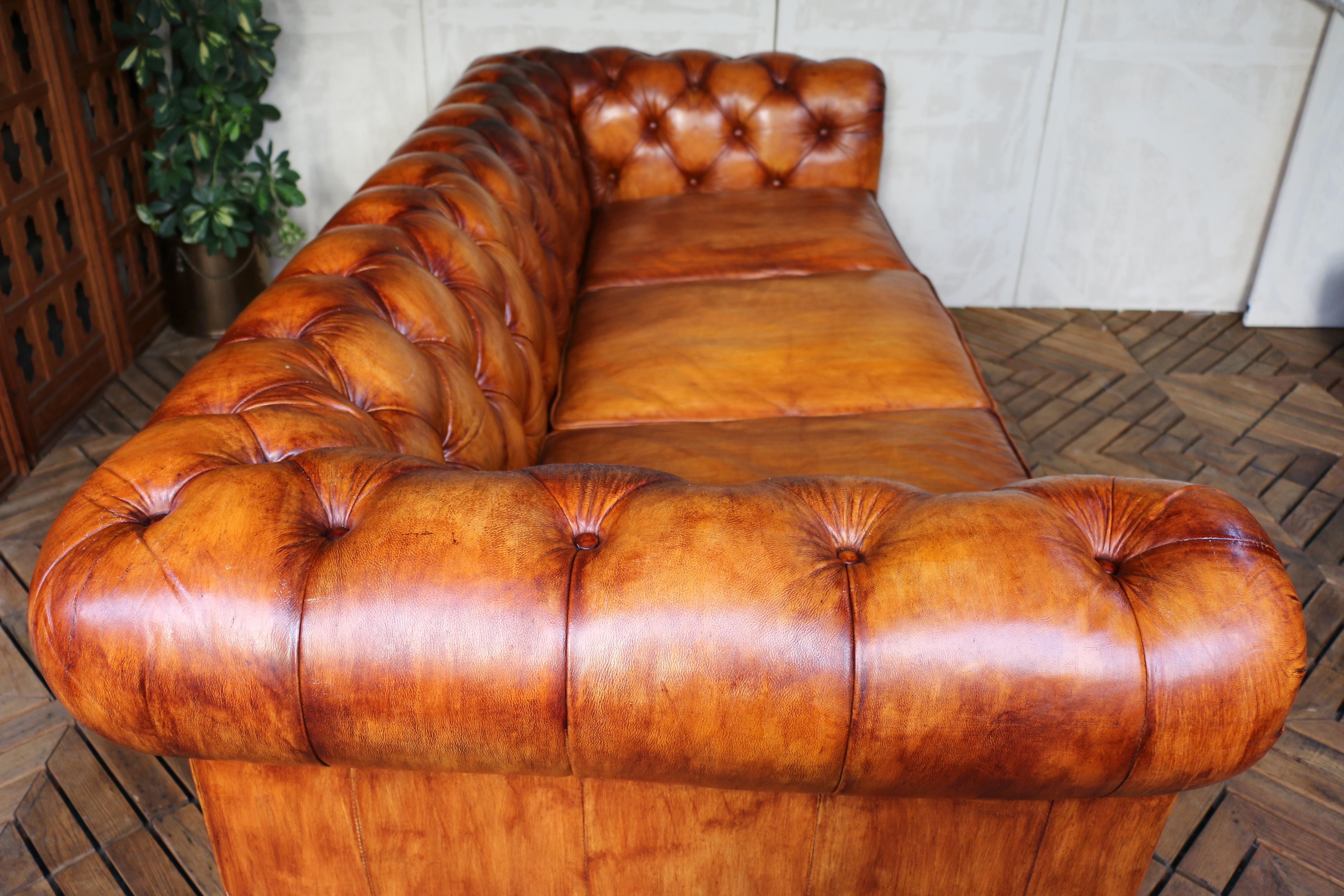 Sofá Chesterfield Vintage de cuero marrón, años 80 en venta 4