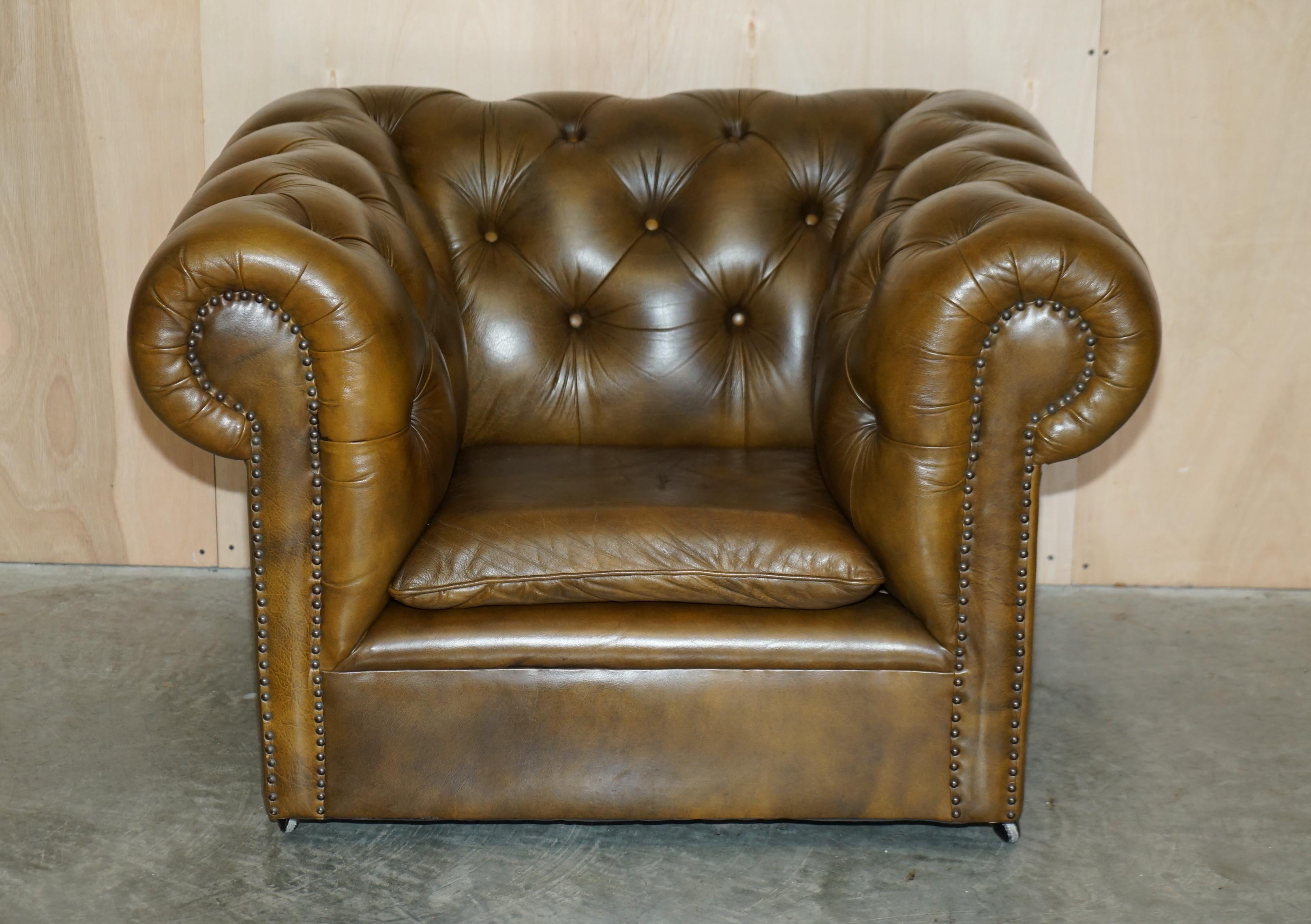 Ensemble canapé et paire de fauteuils vintage Chesterfield Club 3 pièces en cuir vert en vente 5
