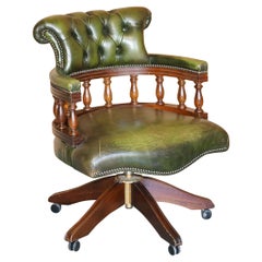 Chesterfield Captains Directors Chair aus grünem Leder mit Knopfleiste, Chesterfield
