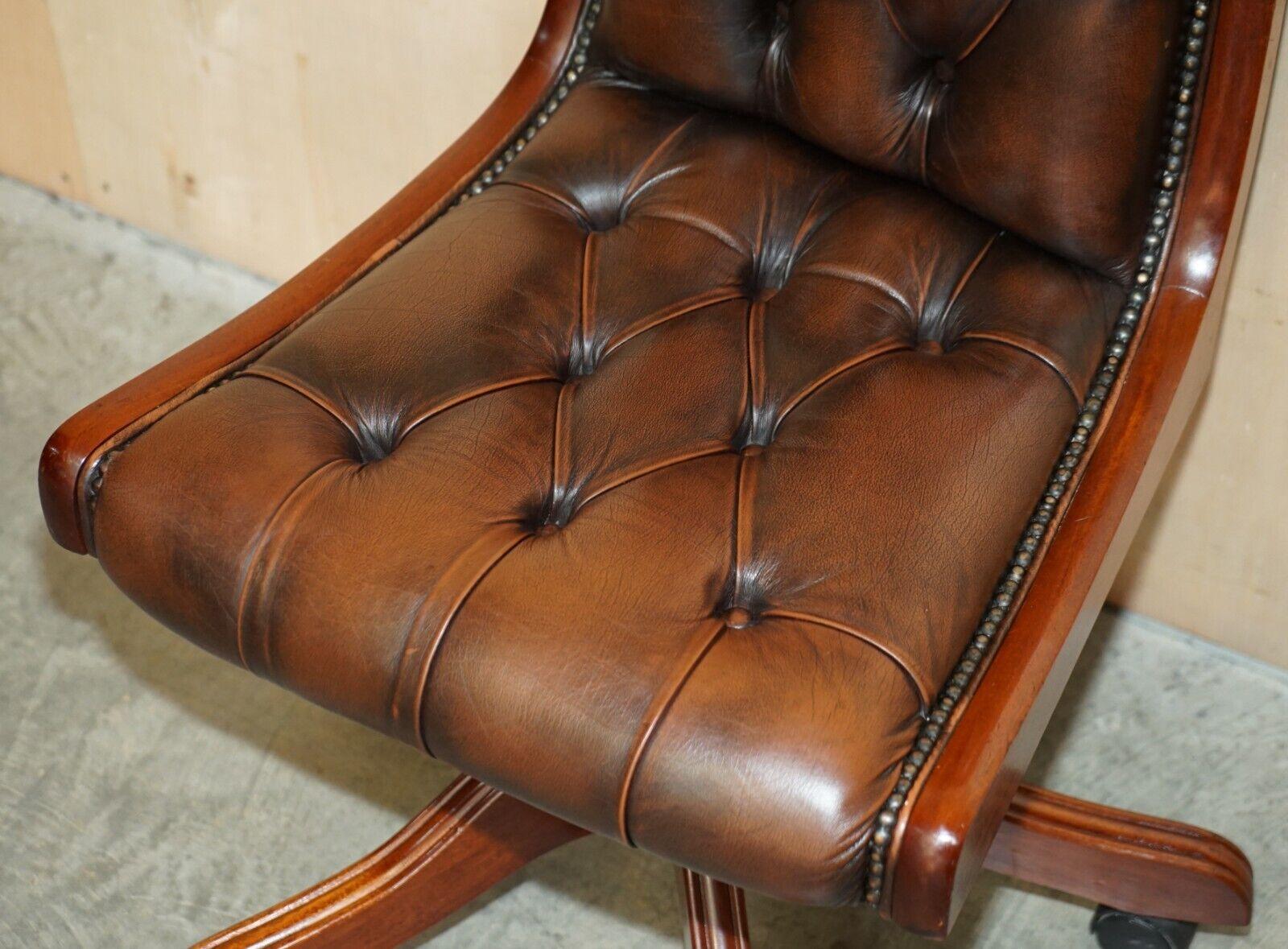 English Vintage Chesterfield Leather and Mahogany Framed Office Desk Chair
