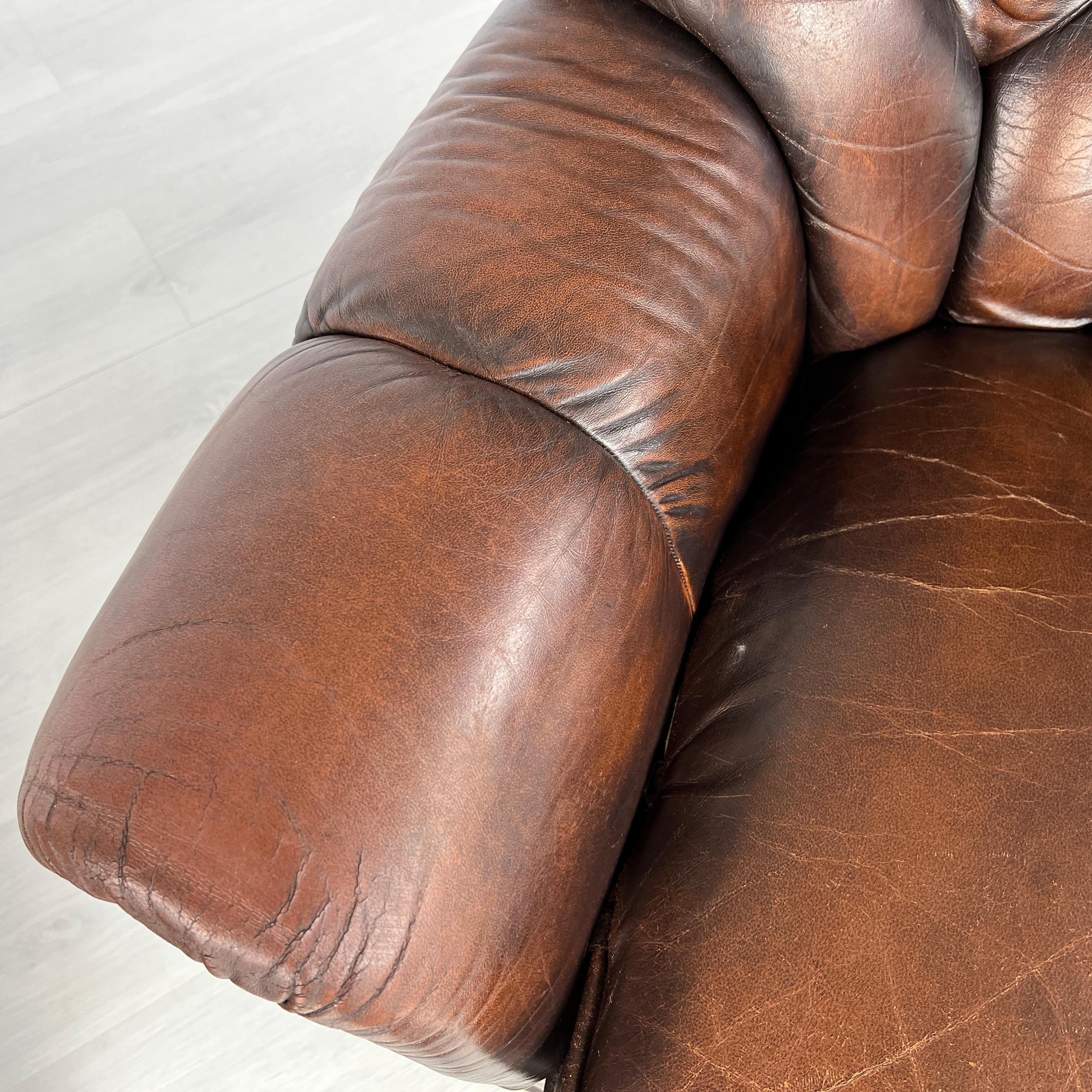 Sillones Chesterfield Vintage de cuero - Pareja en venta 3