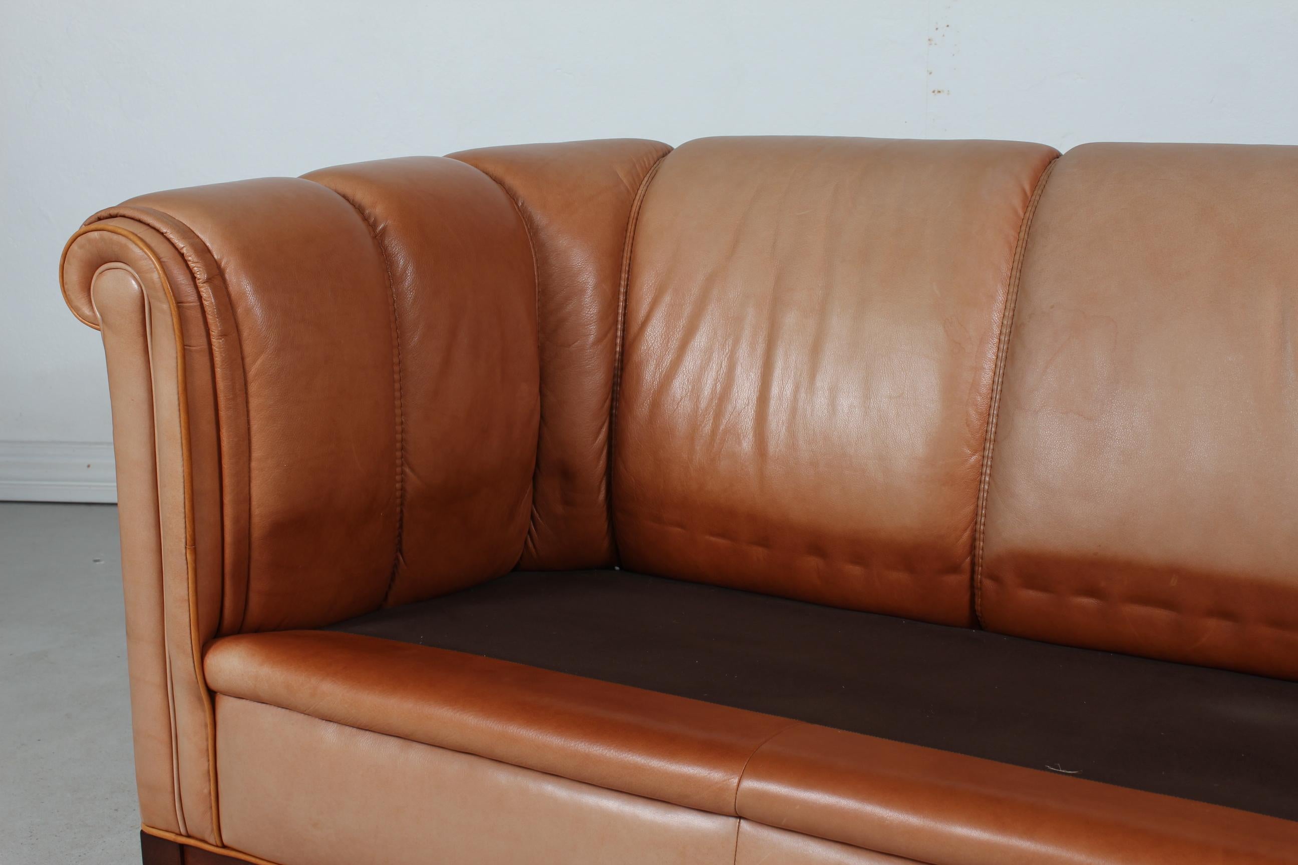 Vintage Chesterfield Sofa and Couch Cognac Leather and Mahogany Frame, 1970s For Sale 5