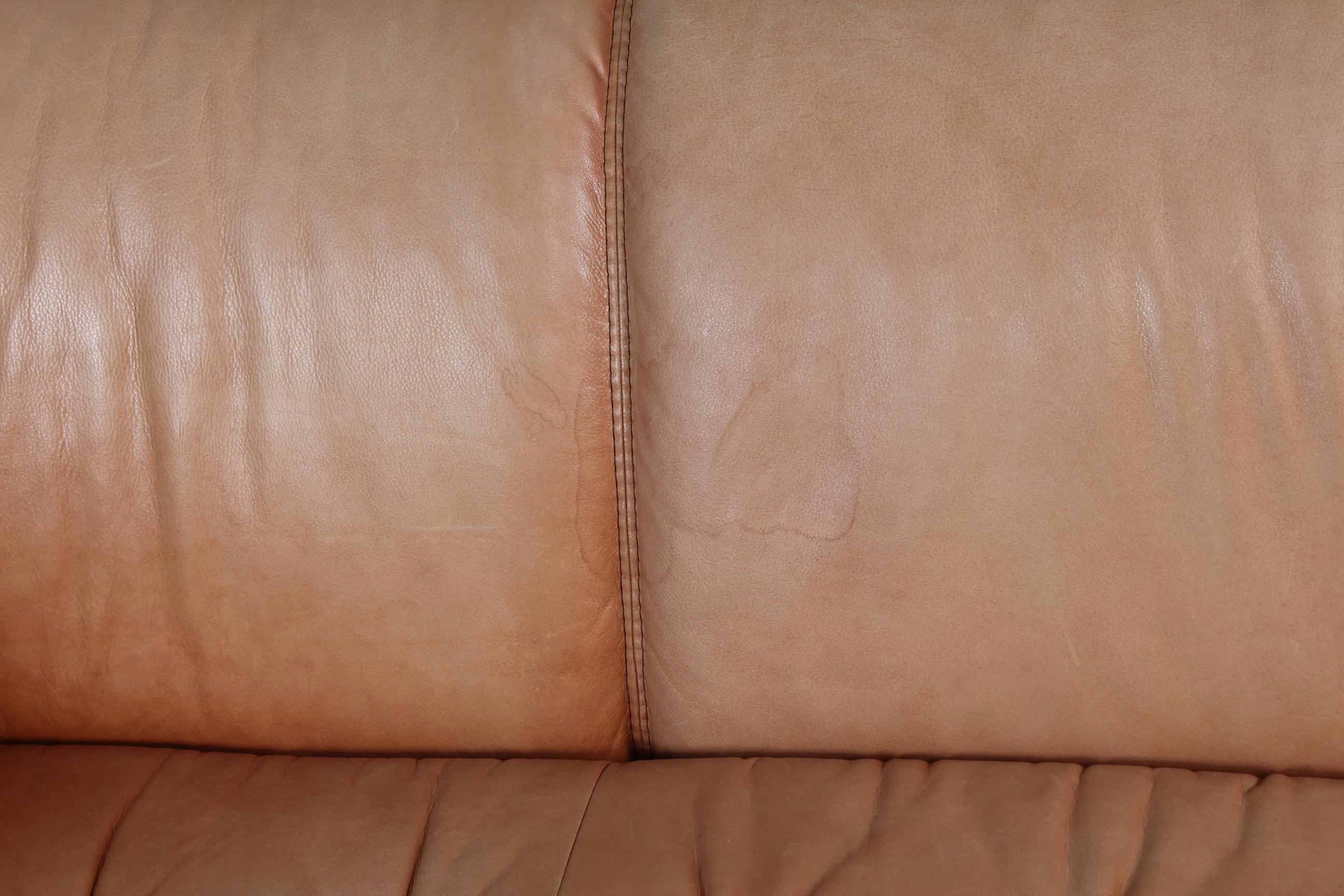 Vintage Chesterfield Sofa and Couch Cognac Leather and Mahogany Frame, 1970s For Sale 7