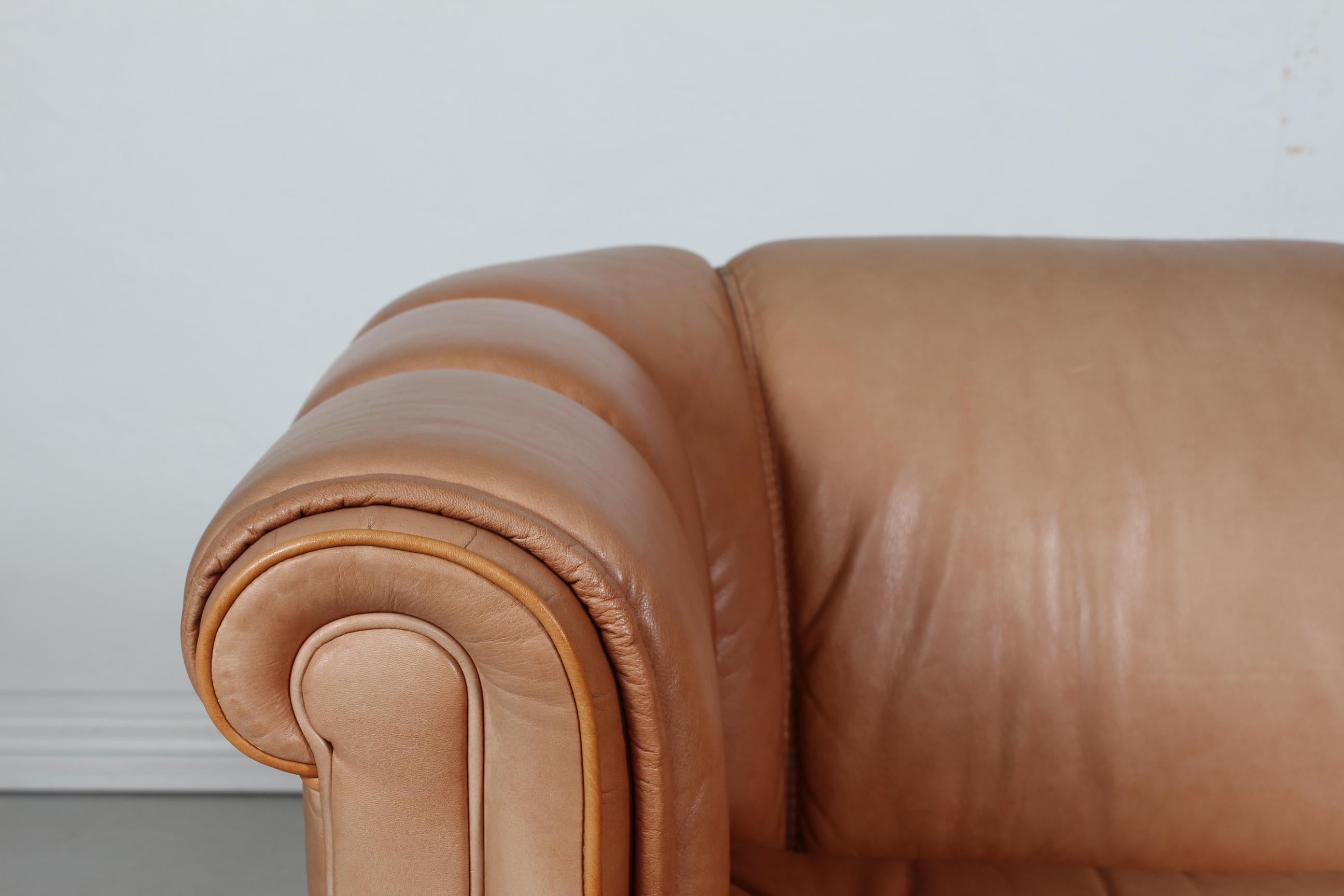 Vintage Chesterfield-Sofa und Couch aus cognacfarbenem Leder und Mahagonirahmen, 1970er Jahre im Zustand „Gut“ im Angebot in Aarhus C, DK