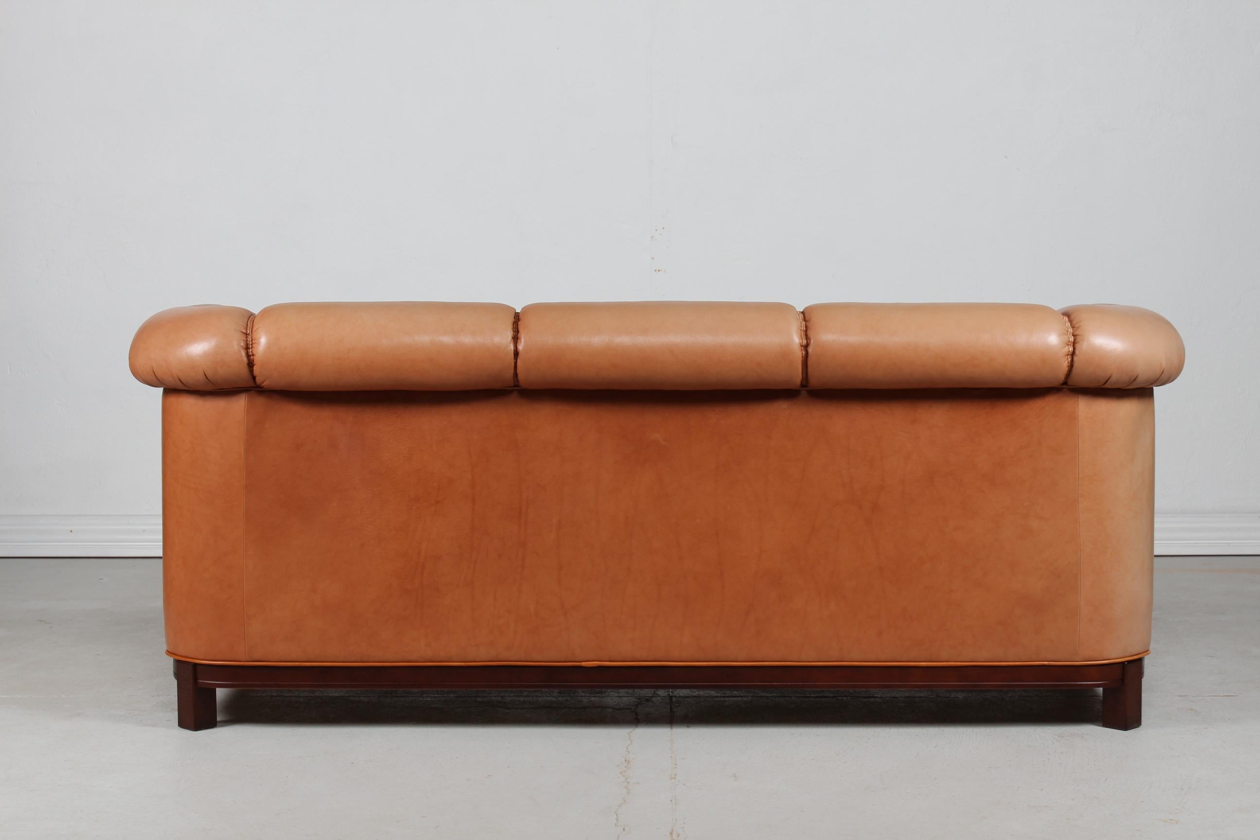 Vintage Chesterfield Sofa and Couch Cognac Leather and Mahogany Frame, 1970s For Sale 3